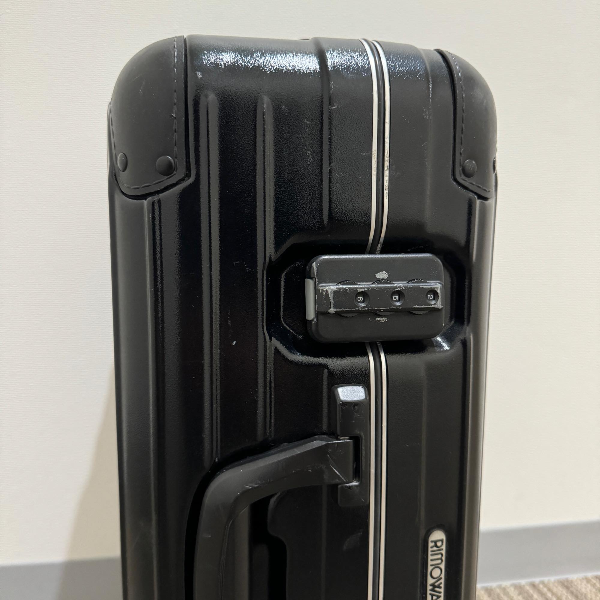 リモワ サンバ 中古商品 858.52 35リットル 2輪