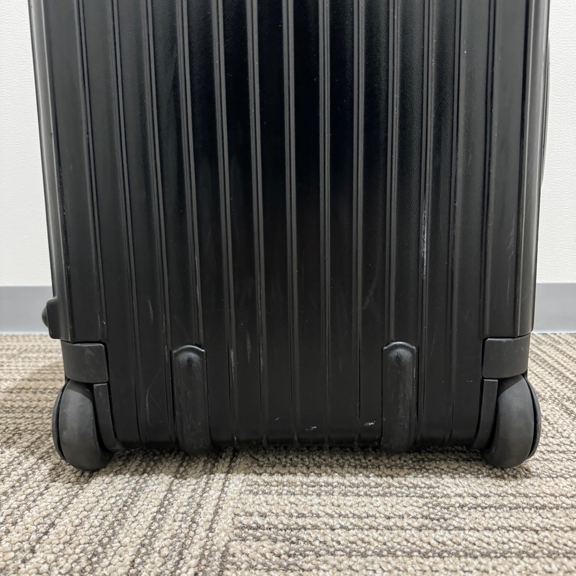 リモワ サンバ 中古商品 858.52 35リットル 2輪