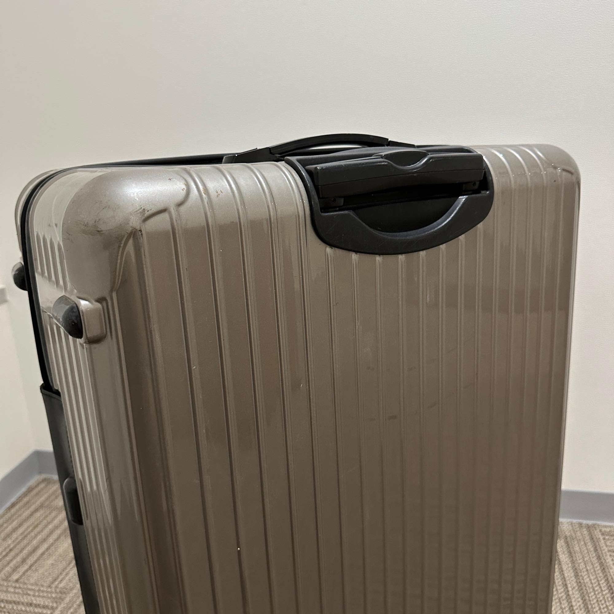 リモワ サンバ 859.77 107リットル 中古商品 2輪