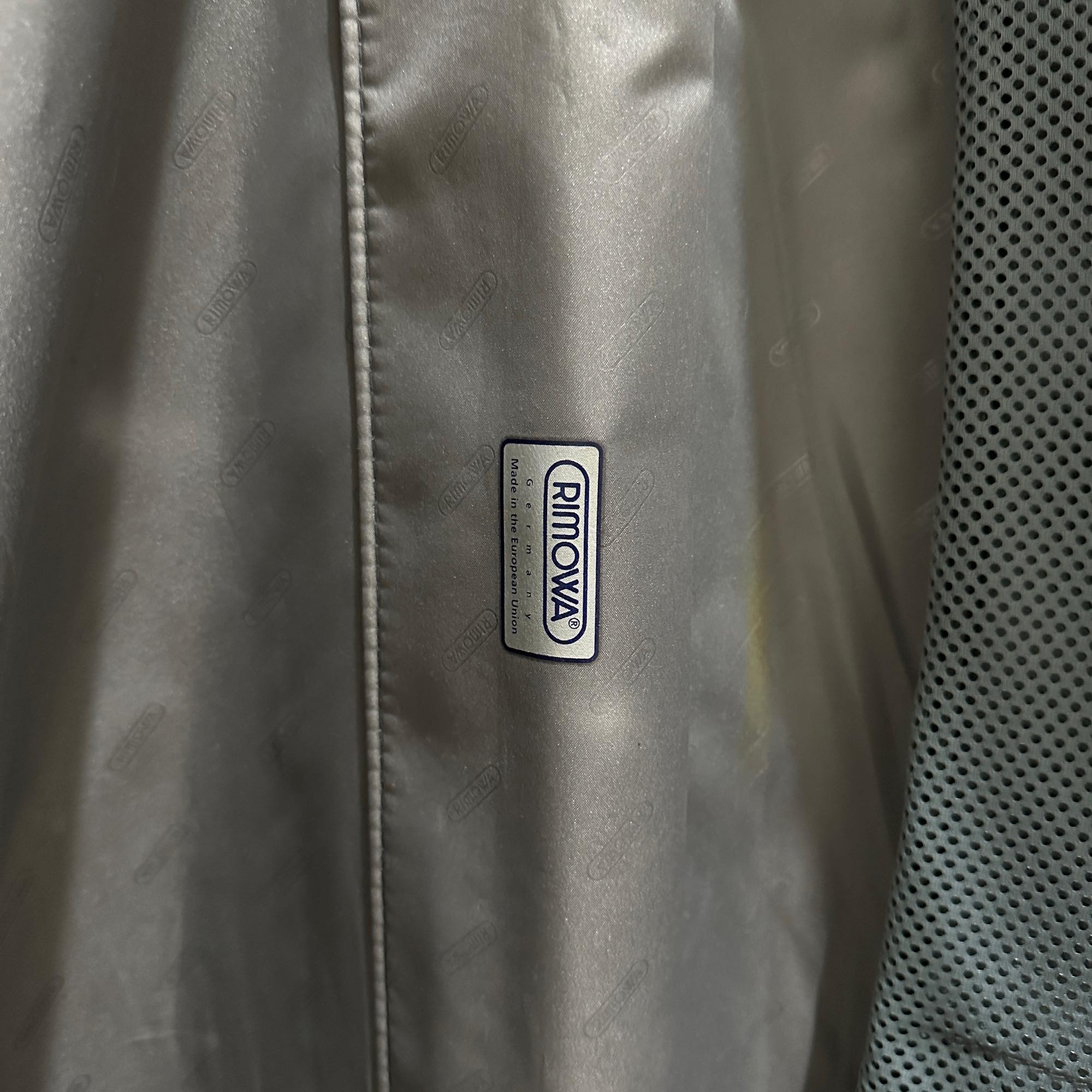 リモワ サンバ 859.77 107リットル 中古商品 2輪