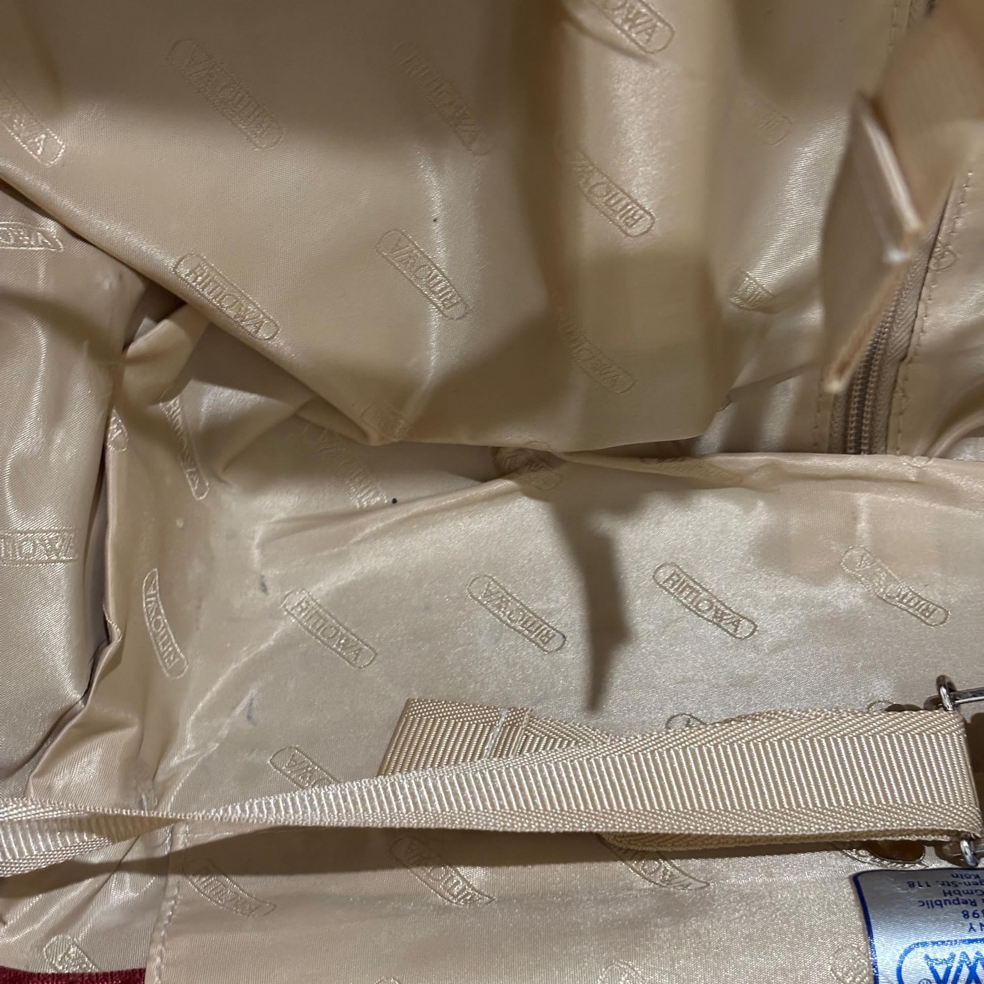 リモワ エッセンシャルスリーブ (サルサデラックス ハイブリッド) 863.41.21.2 23リットル 中古美品 2輪