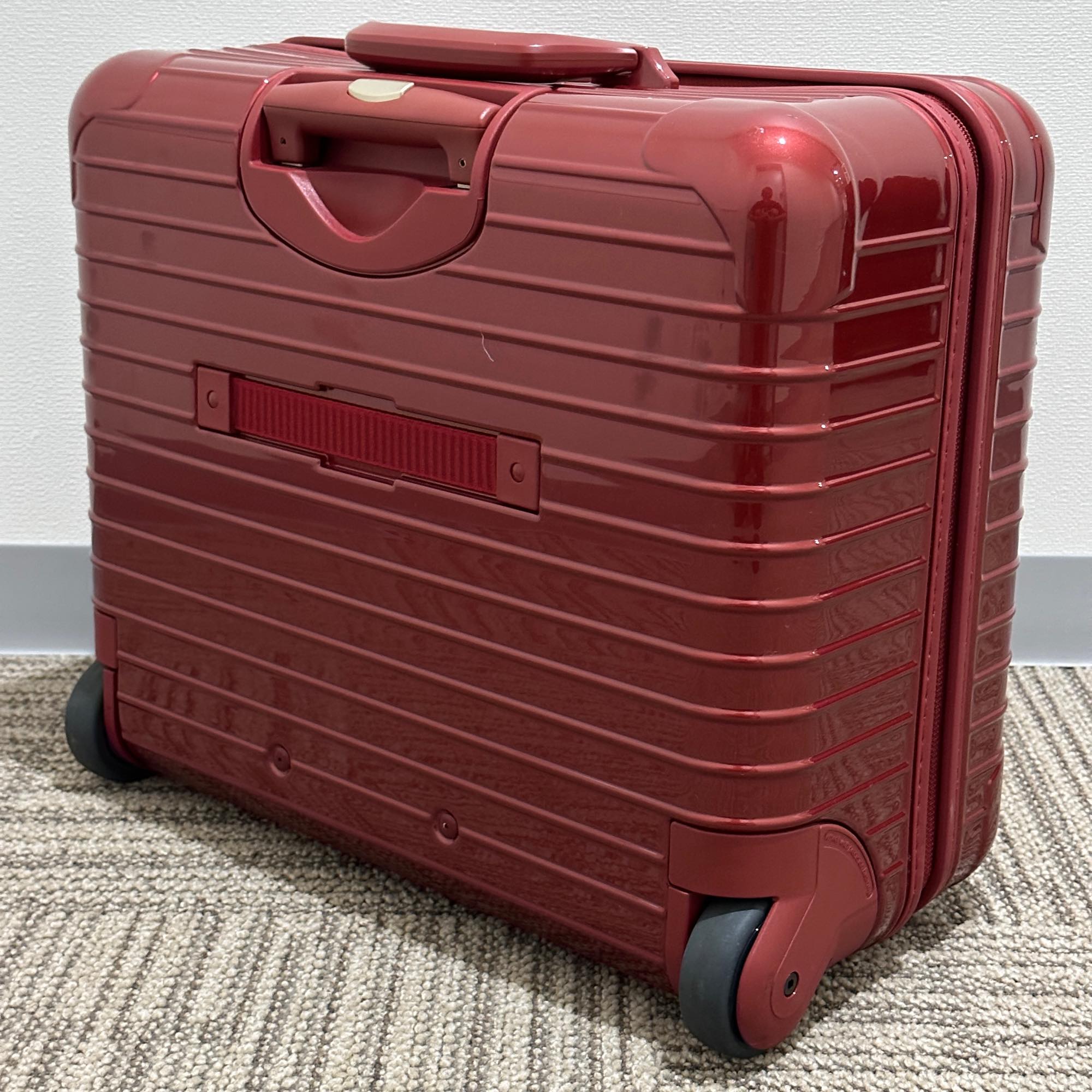 リモワ サルサデラックス ハイブリッド U863.50.21.2 中古美品 32リットル 2輪