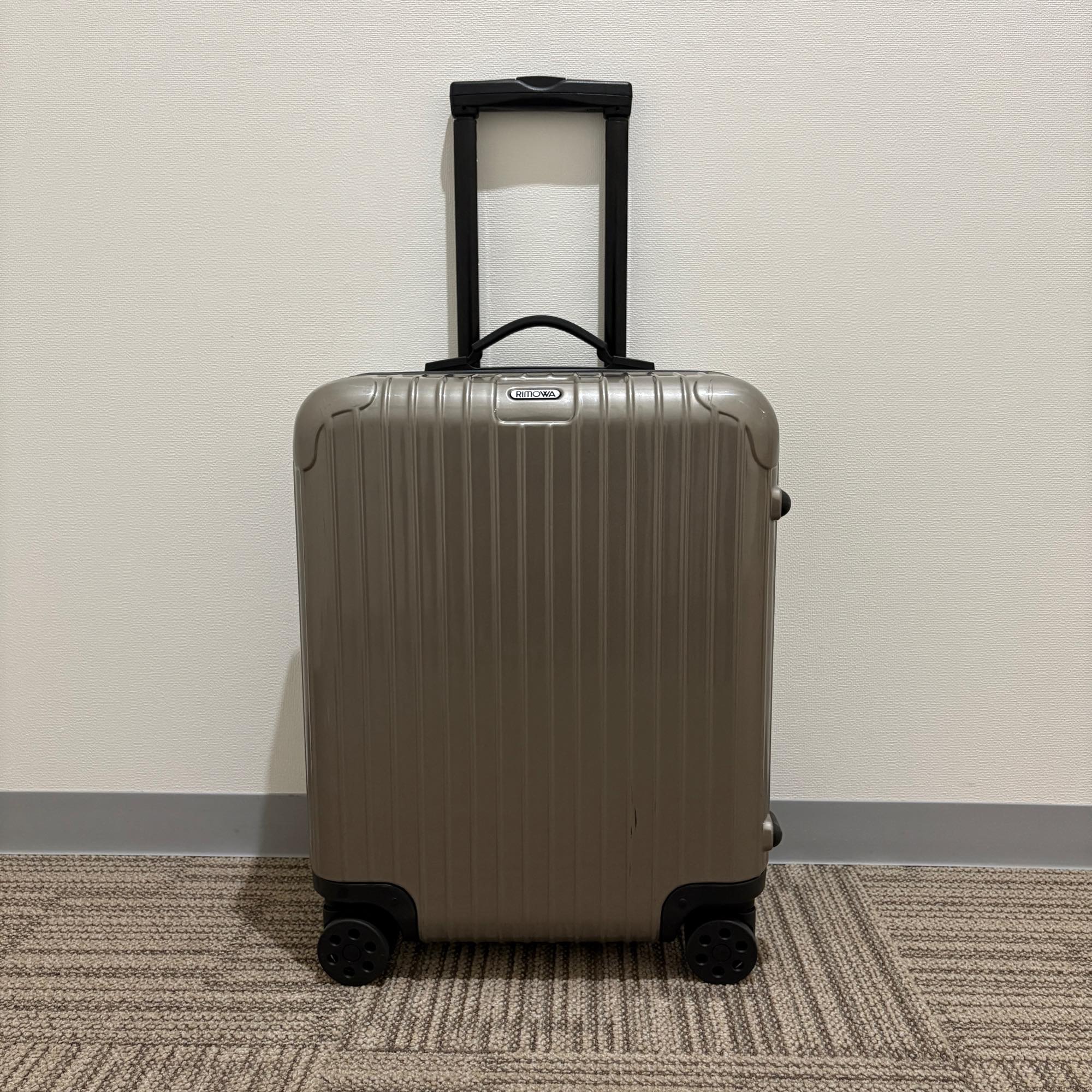 リモワ サルサ 中古美品 869.56 45リットル 4輪