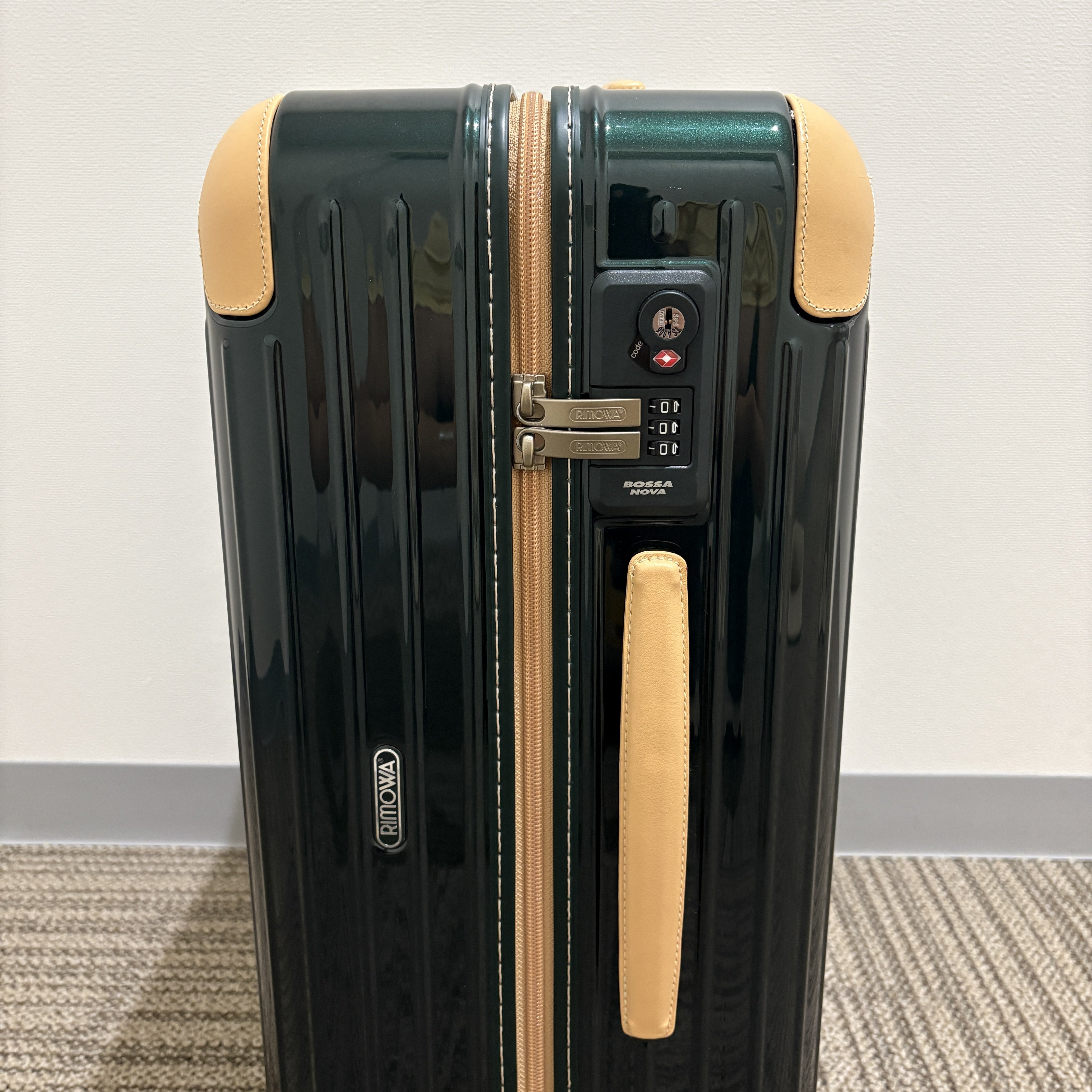 リモワ ボサノバ 870.56.41.4 42リットル 中古美品 4輪