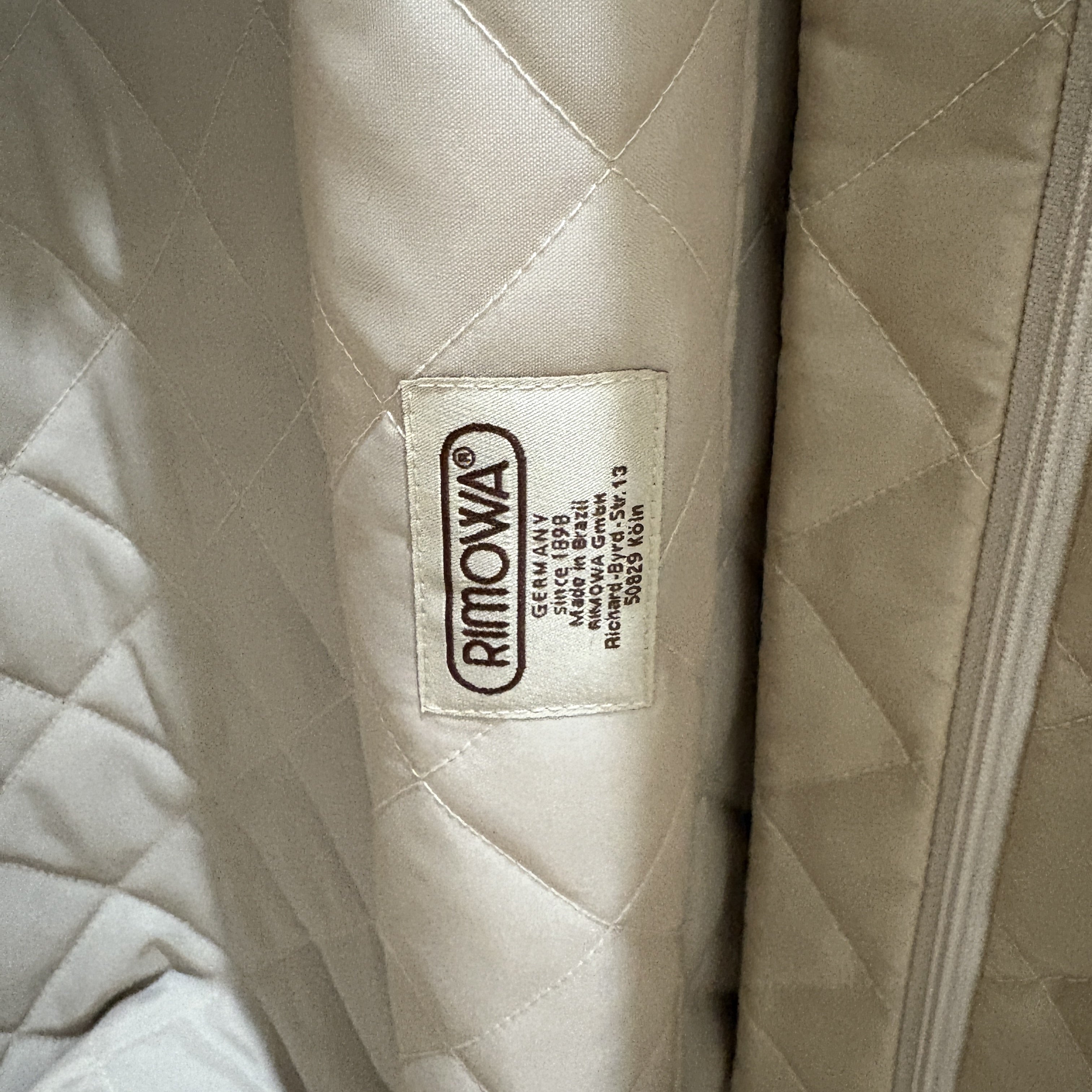 リモワ ボサノバ 870.56.41.4 42リットル 中古美品 4輪