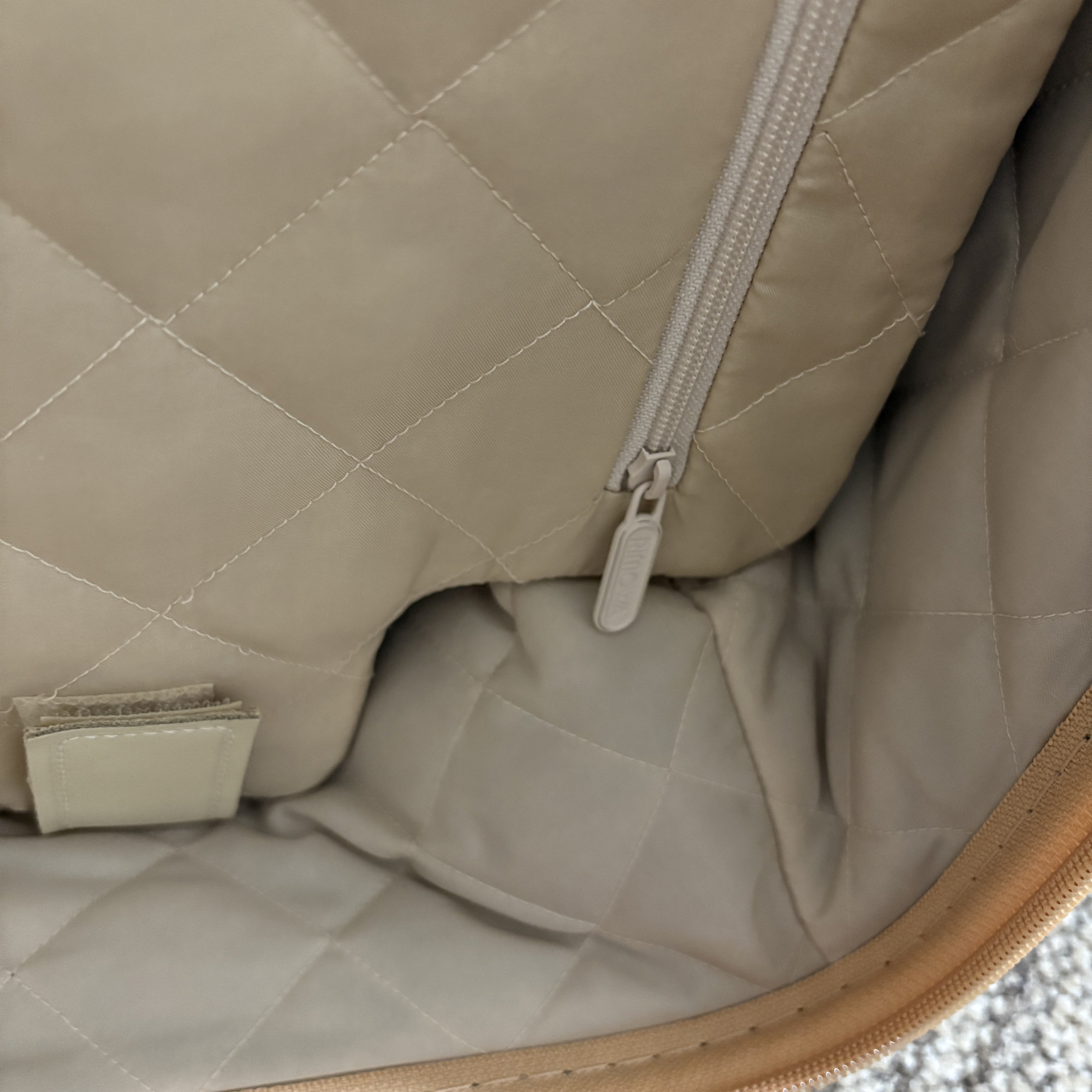 リモワ ボサノバ 870.56.41.4 42リットル 中古美品 4輪