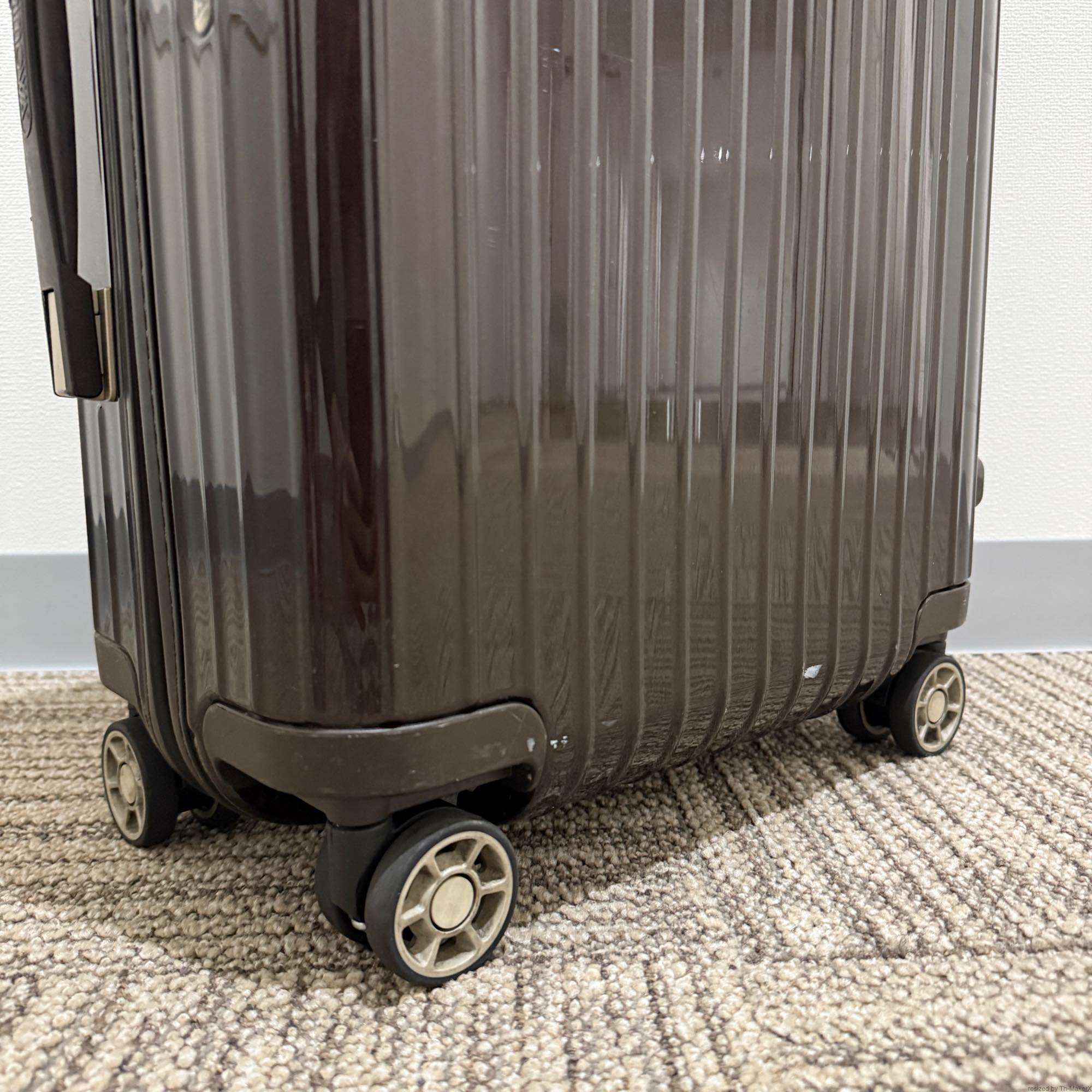 リモワ サルサデラックス 872.52 33リットル 中古商品 4輪