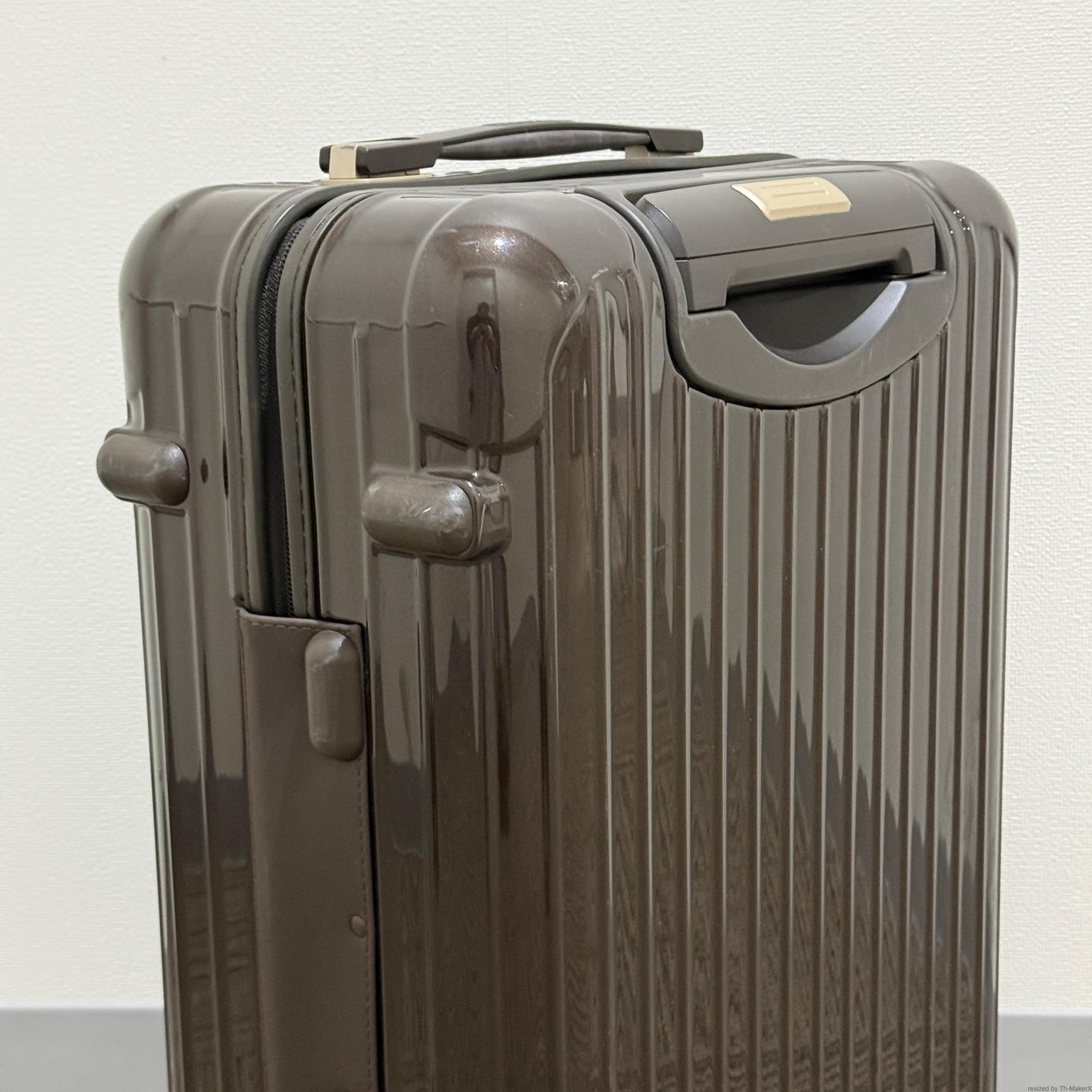 リモワ サルサデラックス 872.52 33リットル 中古商品 4輪