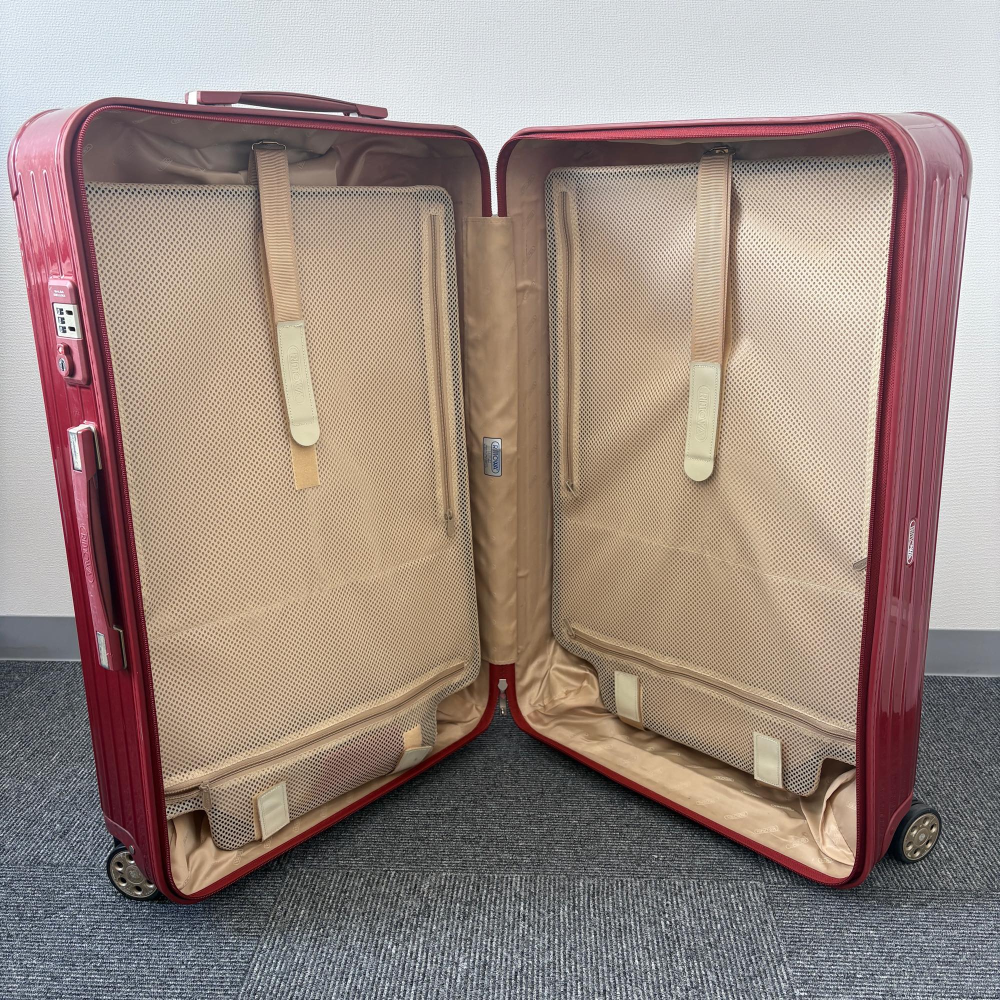リモワ サルサデラックス(エッセンシャル) 873.70 中古商品 86リットル 4輪