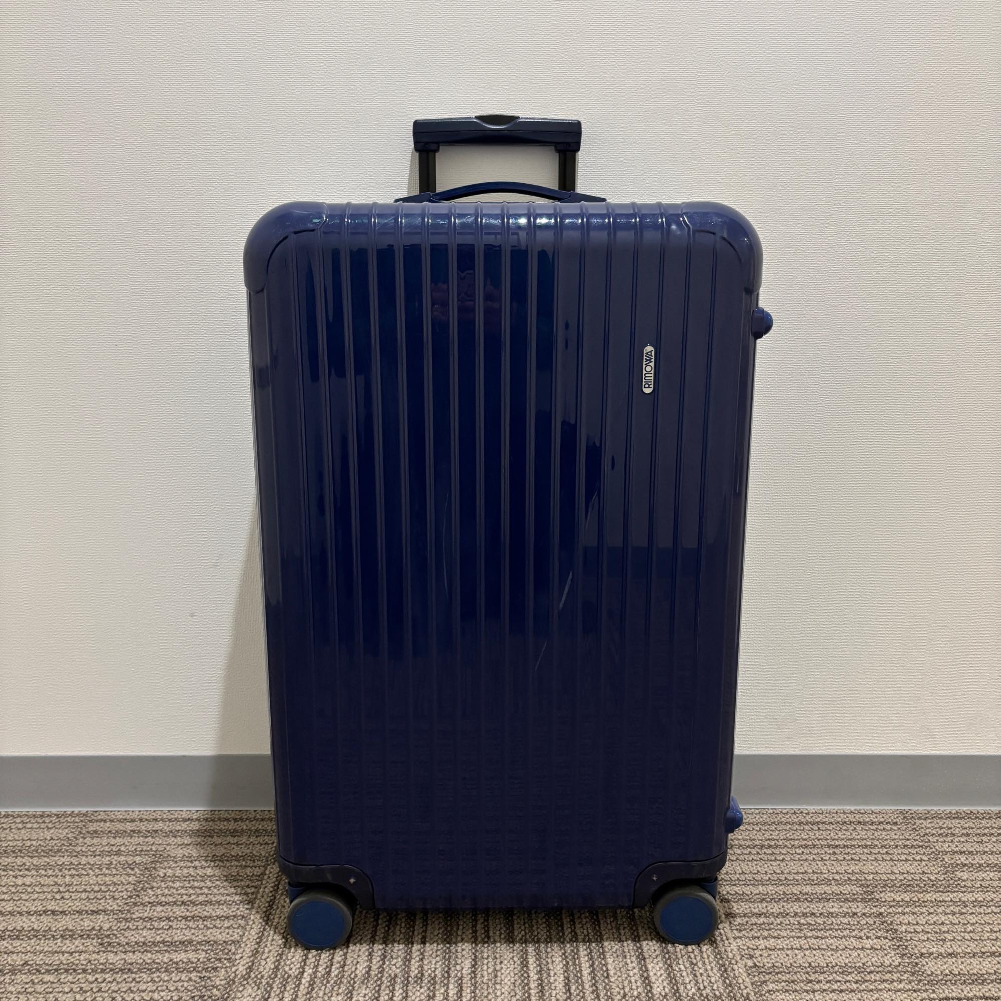 リモワ サルサ(エッセンシャル) U877.70 中古美品 82リットル 4輪