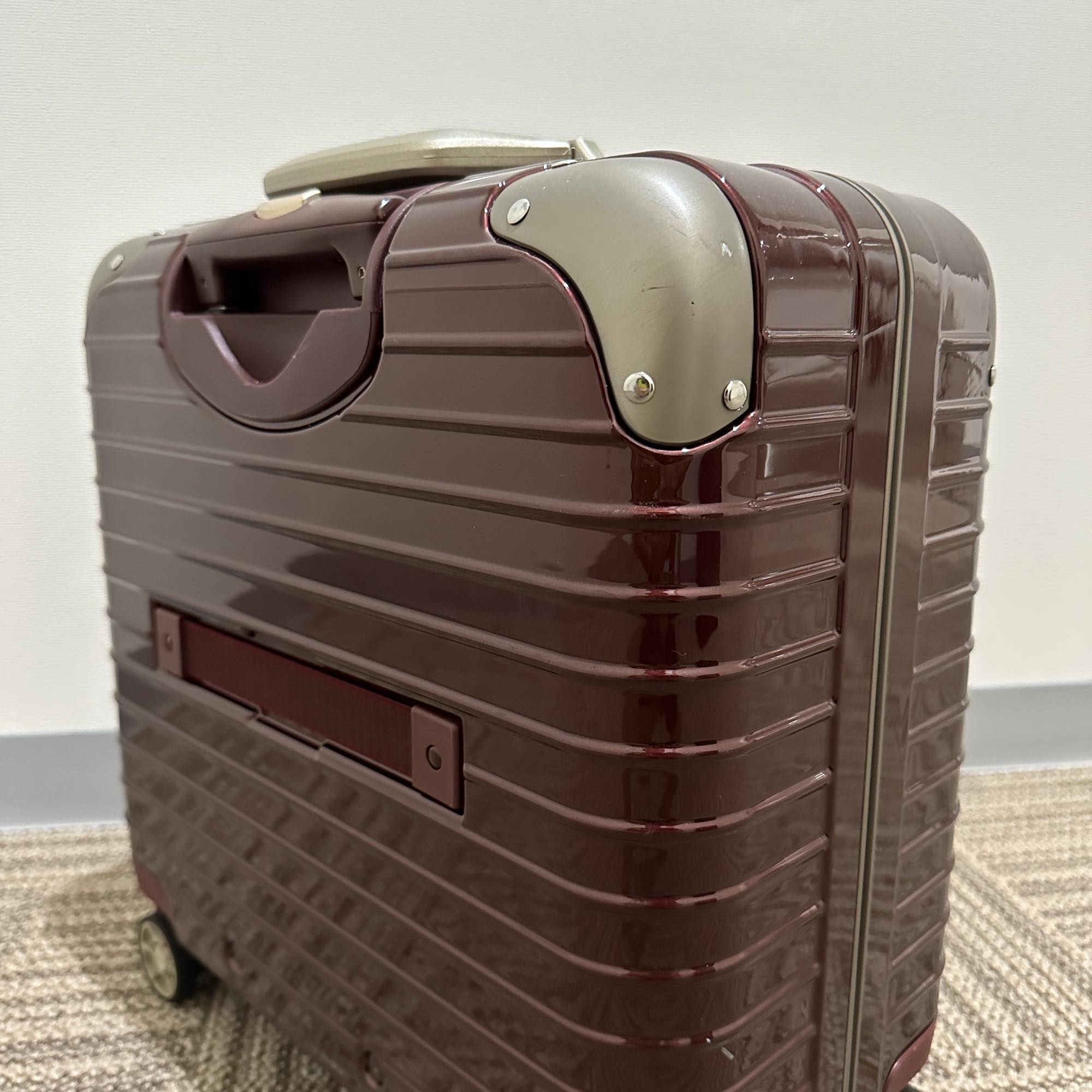 リモワ リンボ 881.40.21.2 24リットル 中古美品 2輪