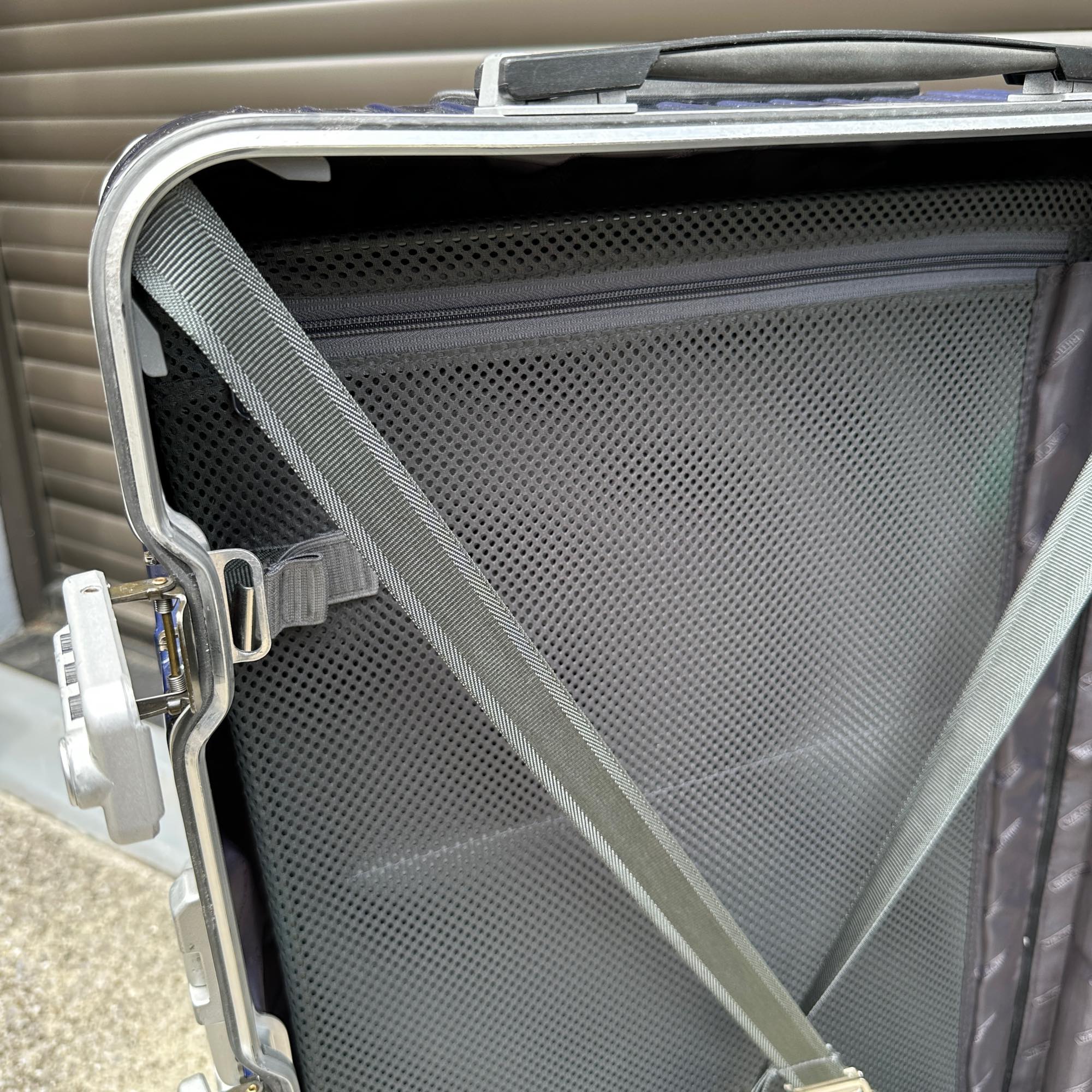 リモワ リンボ U881.63 60リットル 中古商品 2輪