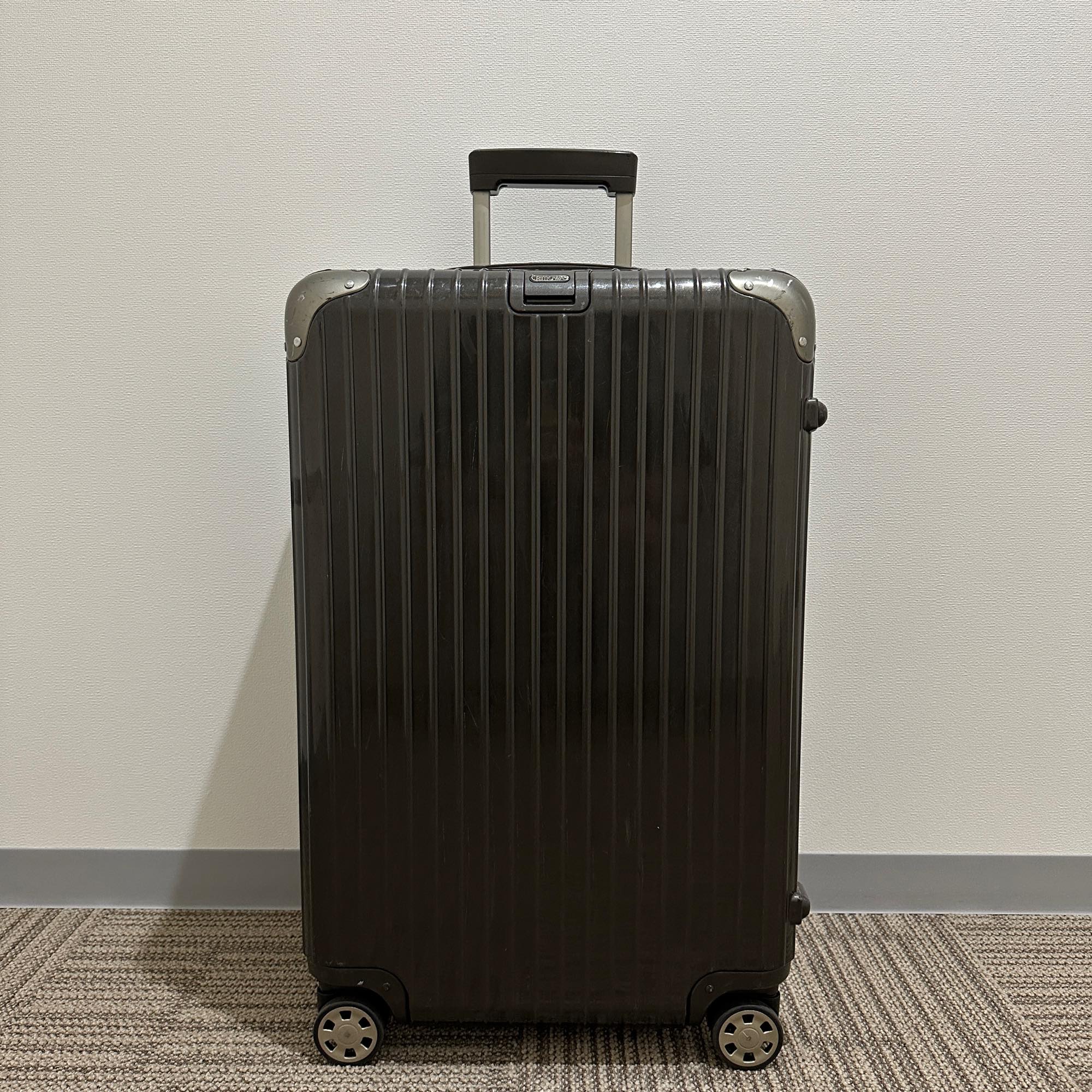 リモワ リンボ 881.70.33.4 73リットル 中古商品 4輪