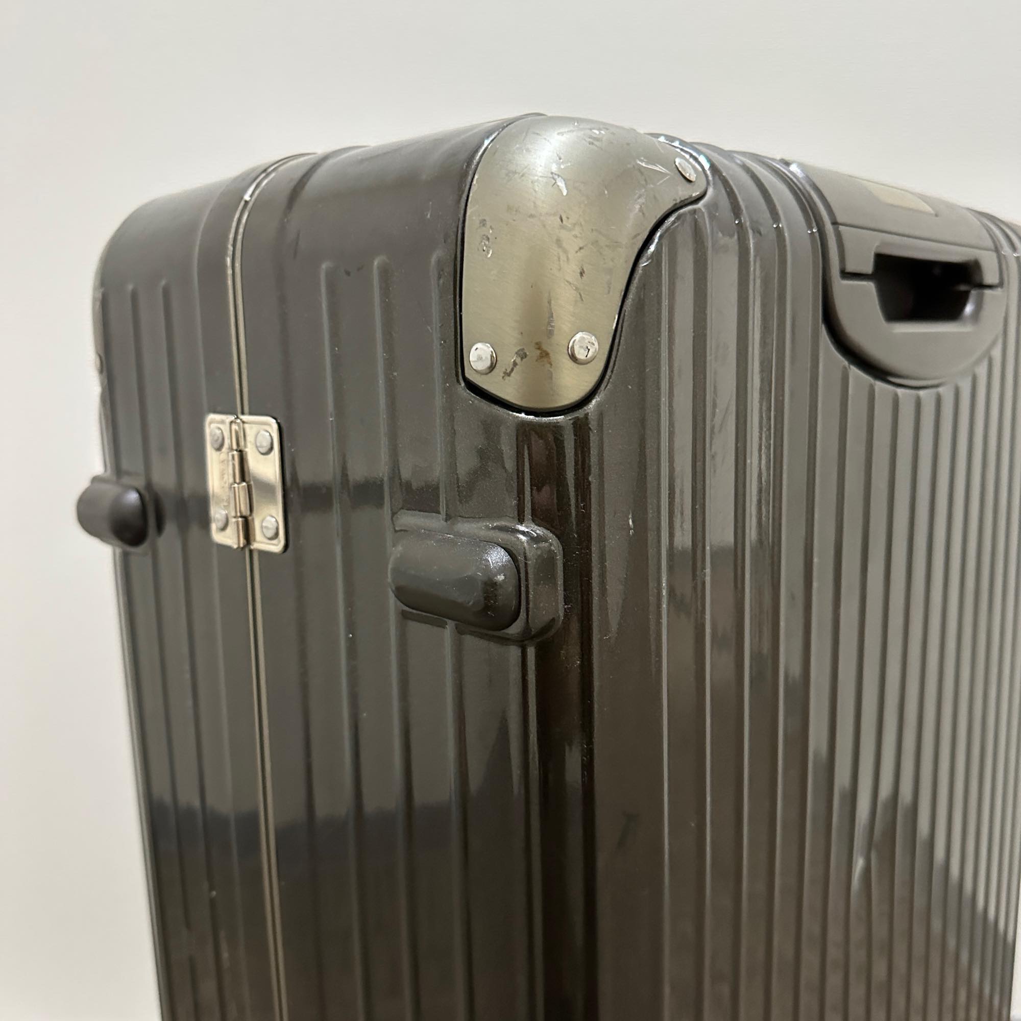リモワ リンボ 881.70.33.4 73リットル 中古商品 4輪