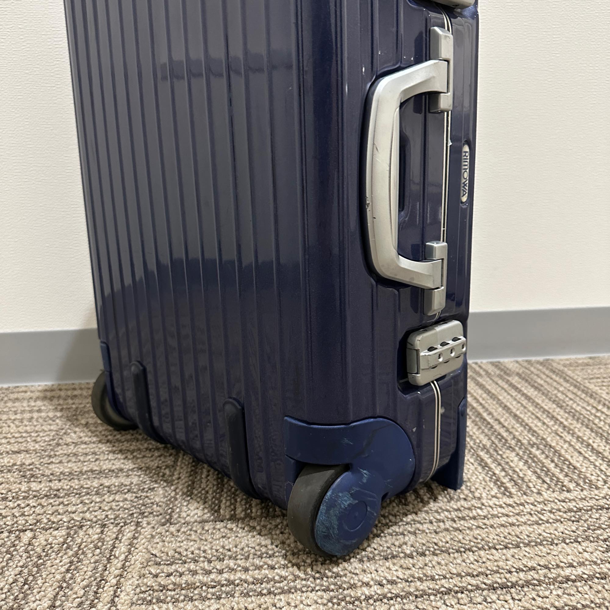 リモワ リンボ U884.52 35リットル 中古商品 2輪