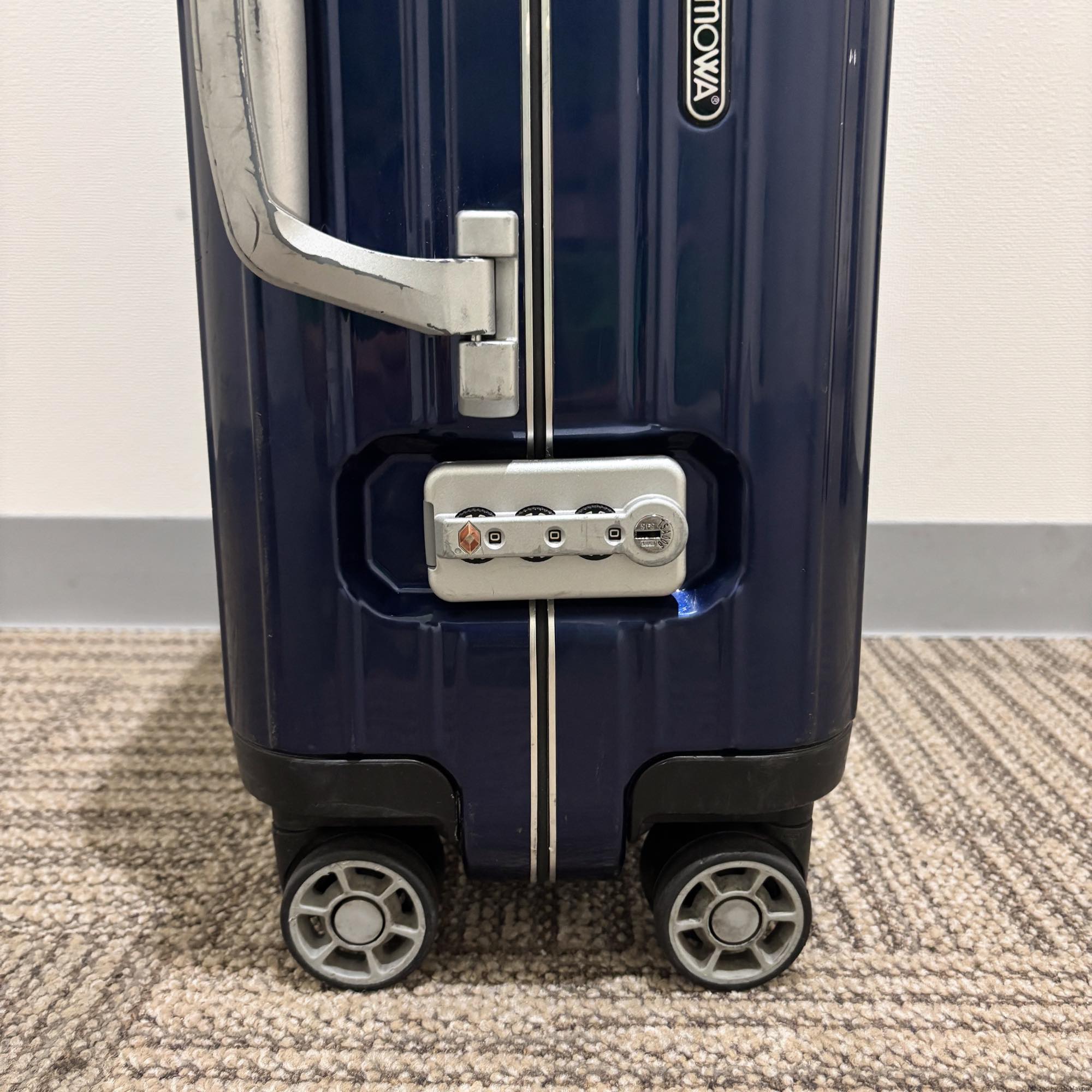 リモワ ハイブリッド(リンボ) 891.52 中古商品 35リットル 4輪