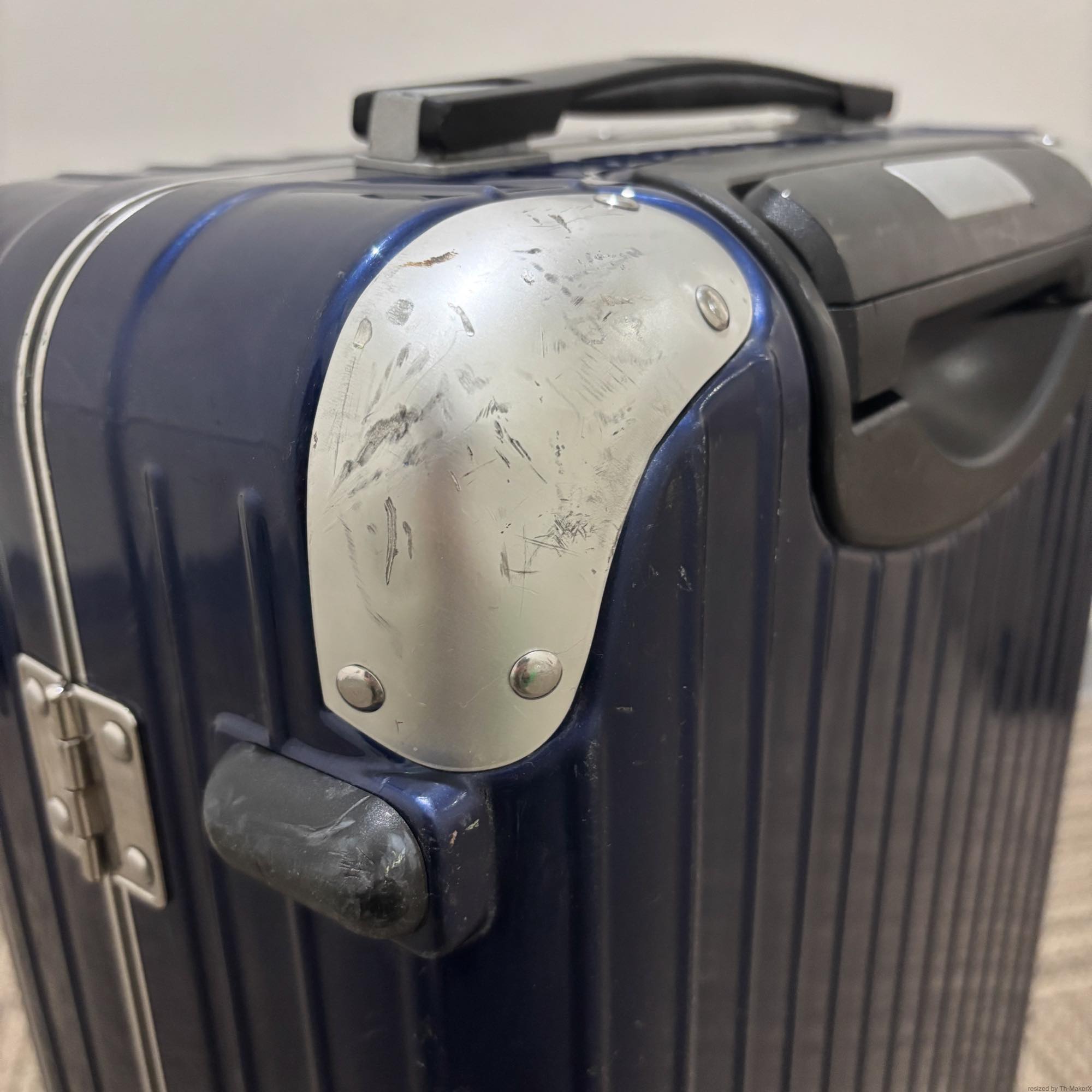 リモワ ハイブリッド(リンボ) 891.52 中古商品 35リットル 4輪