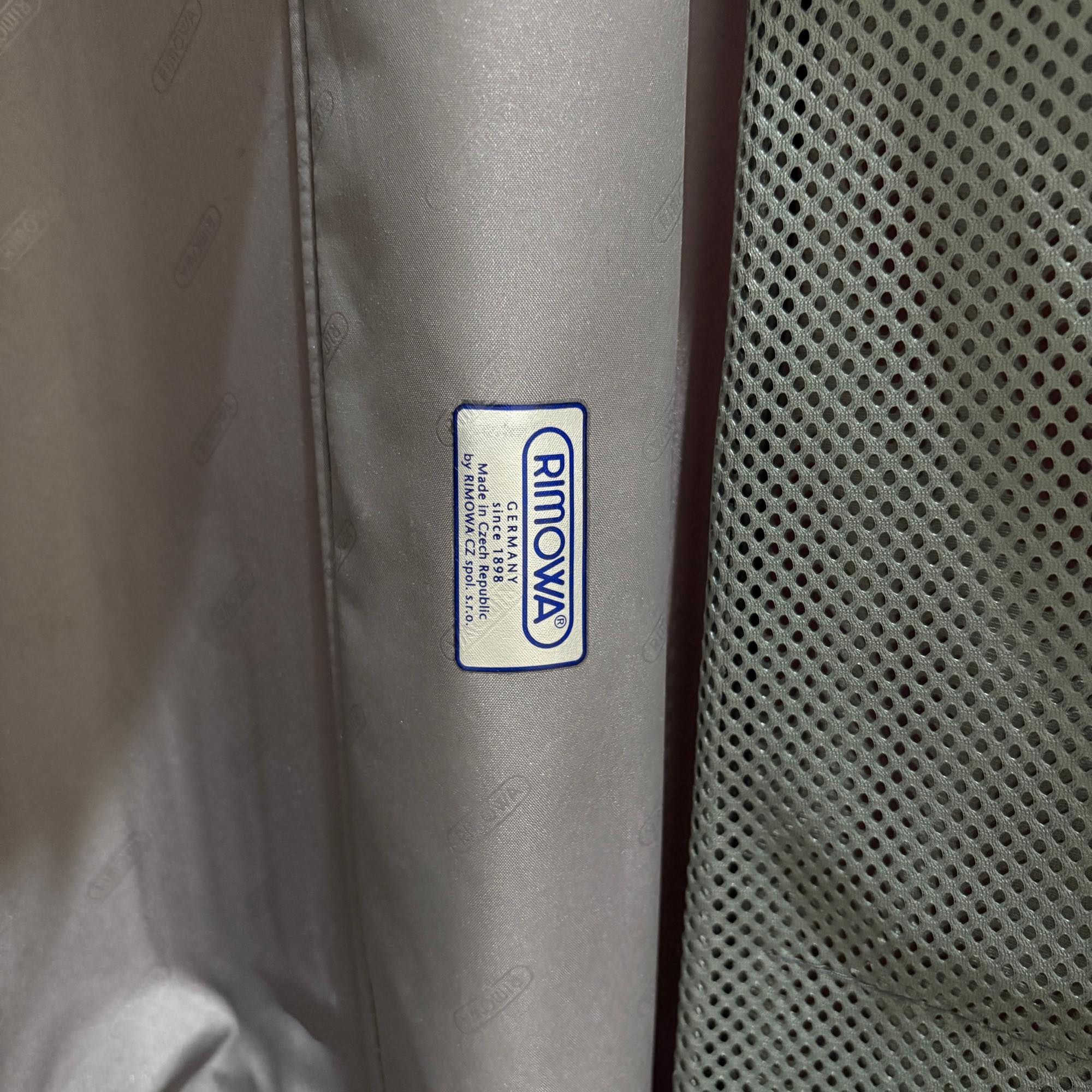 リモワ サルサ 855.52-9 35リットル 中古美品 2輪