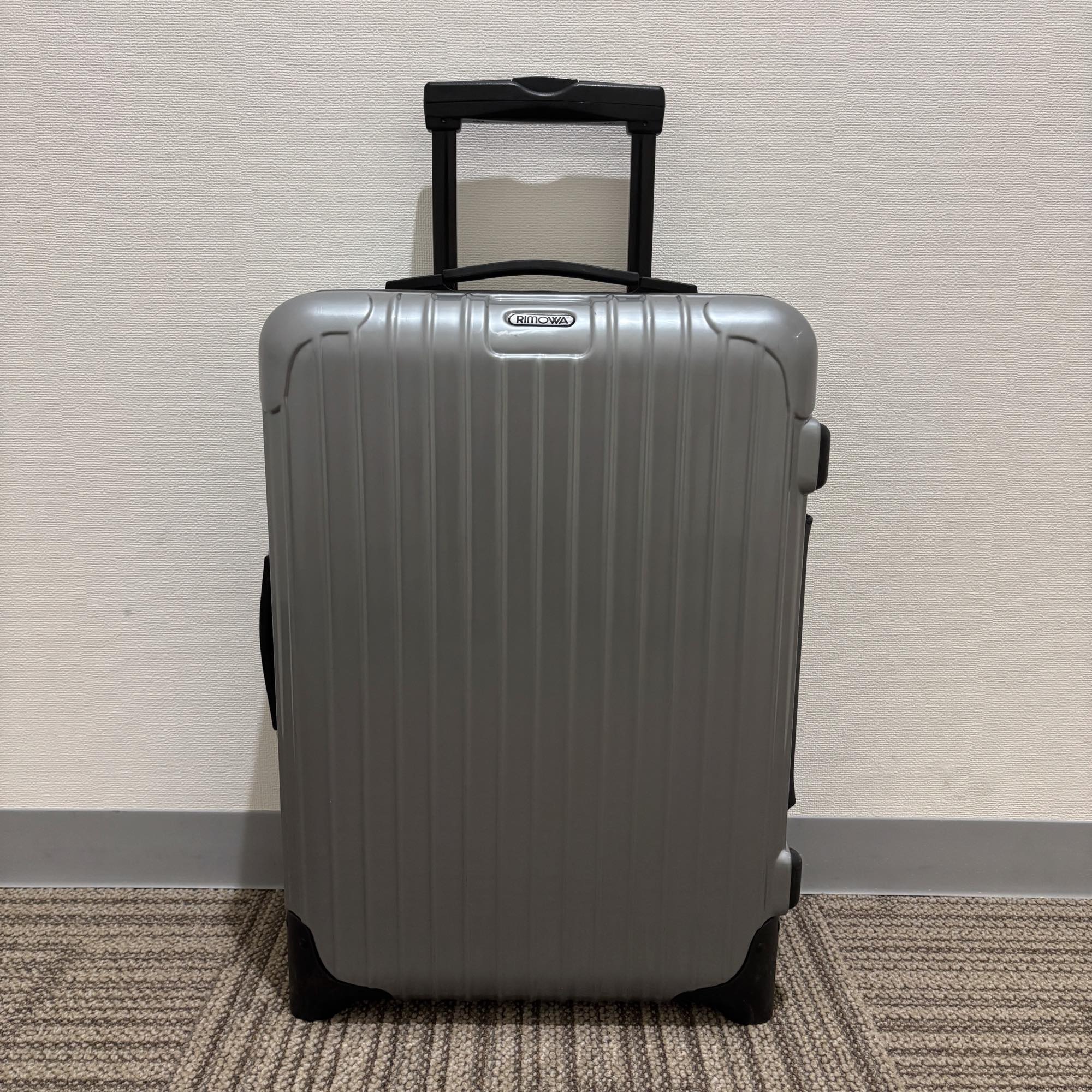 リモワ エッセンシャル(サルサ) 中古美品 856.52-9 35リットル 2輪
