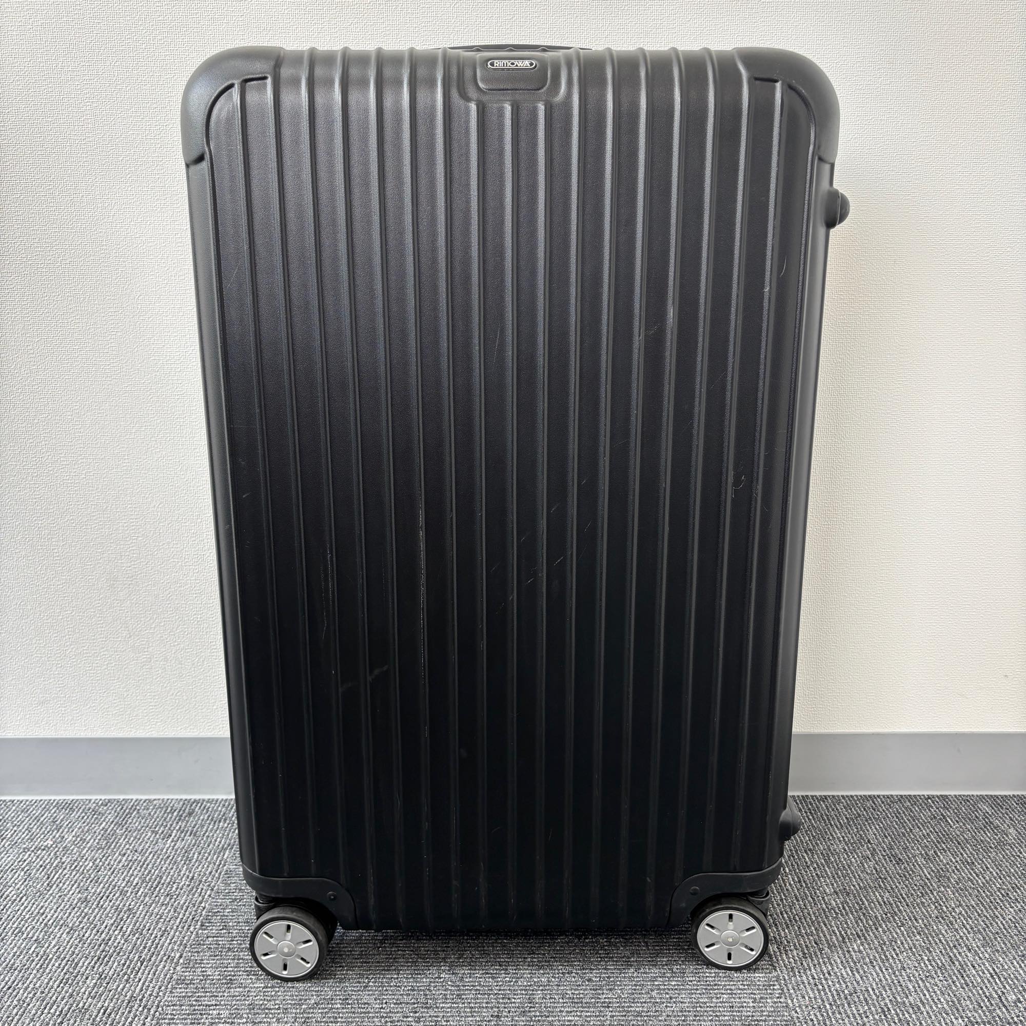 リモワ サルサ(エッセンシャル) 871.70-9 82リットル 中古美品 4輪
