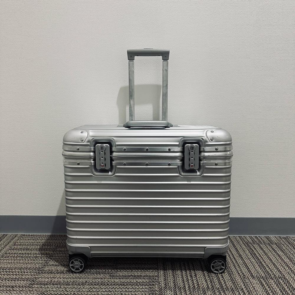 リモワ パイロット 923.50.00.4 中古商品 34リットル 4輪
