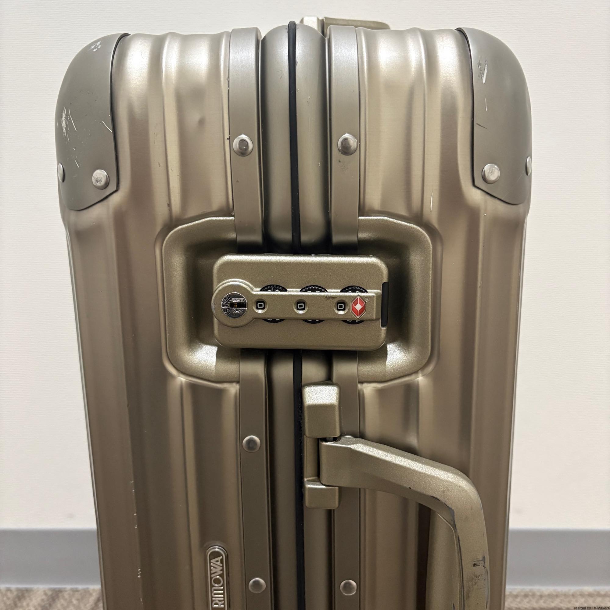 リモワ トパーズ チタニウム(オリジナル) 923.53.03.4 中古商品 34リットル 4輪