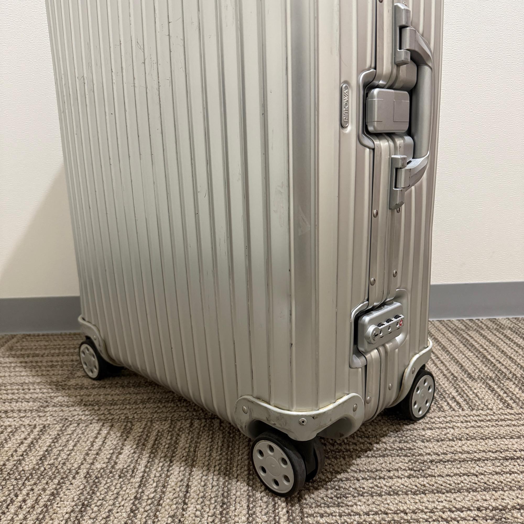 リモワ トパーズ 923.70.00.4 82リットル 中古商品 4輪