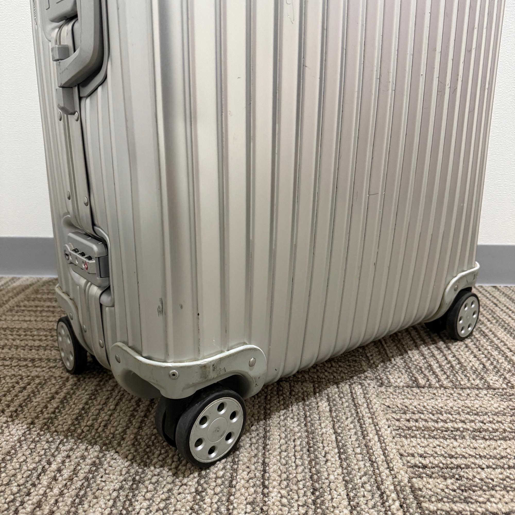 リモワ トパーズ 923.70.00.4 82リットル 中古商品 4輪