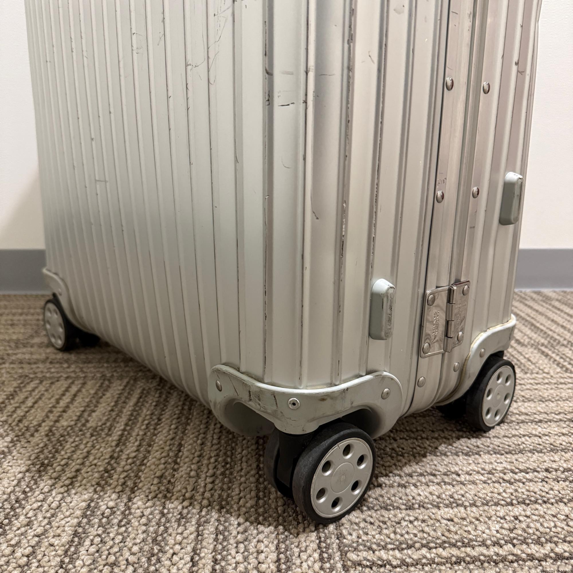 リモワ トパーズ 923.70.00.4 82リットル 中古商品 4輪