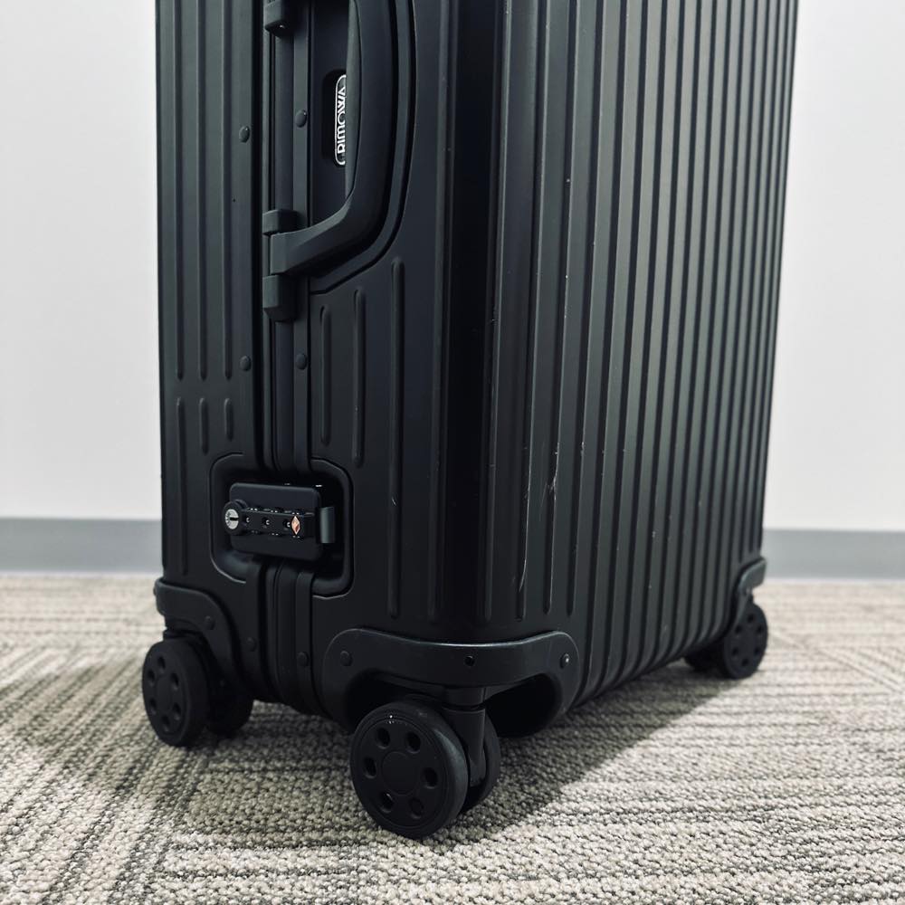 リモワ トパーズ ステルス 中古商品 924.63.01.4 64リットル 4輪