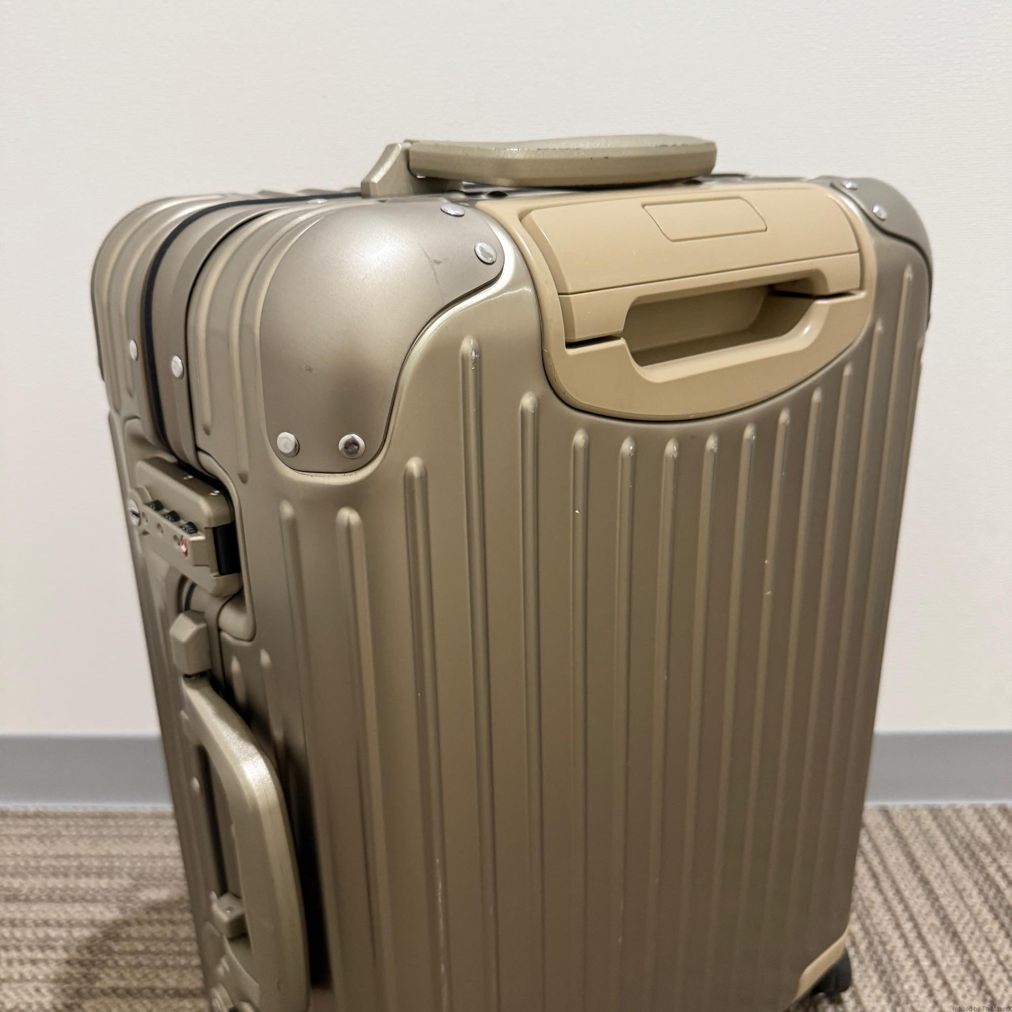 リモワ オリジナル 925.53.04.4 キャビン ゴールド 中古美品 35リットル 4輪