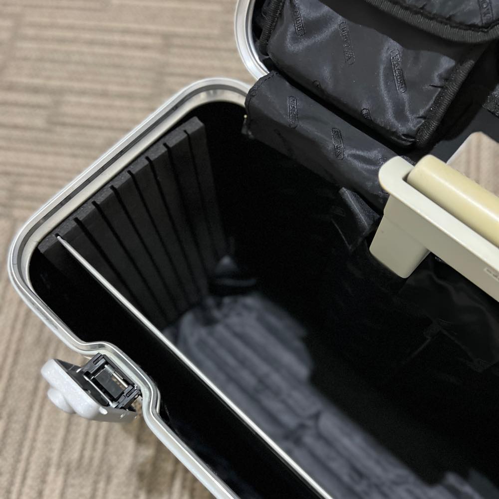 リモワ パイロット 中古商品 928.50 36リットル 2輪