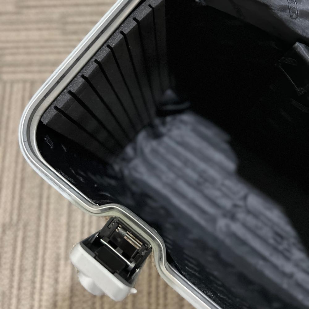 リモワ パイロット 中古商品 928.50 36リットル 2輪