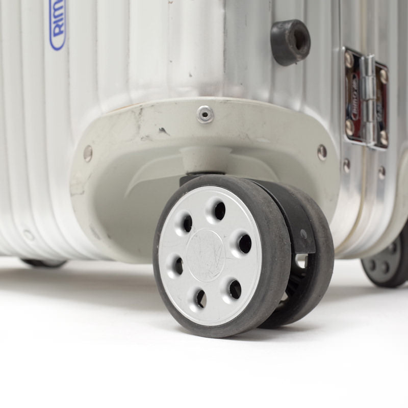 リモワ トパーズ 中古商品 932.77 104リットル 4輪