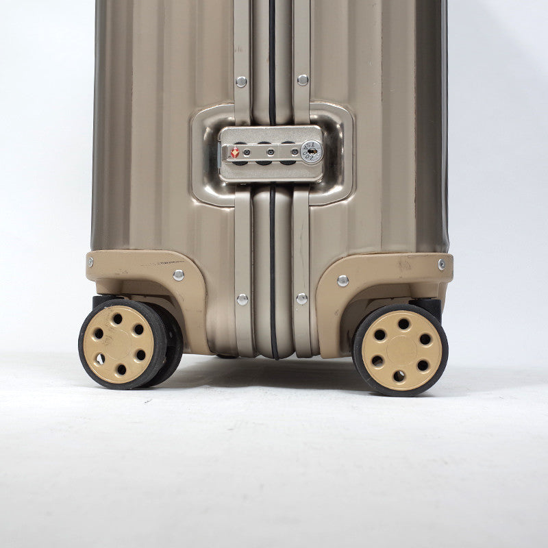 リモワ トパーズ チタニウム 中古商品 945.77 98リットル 4輪