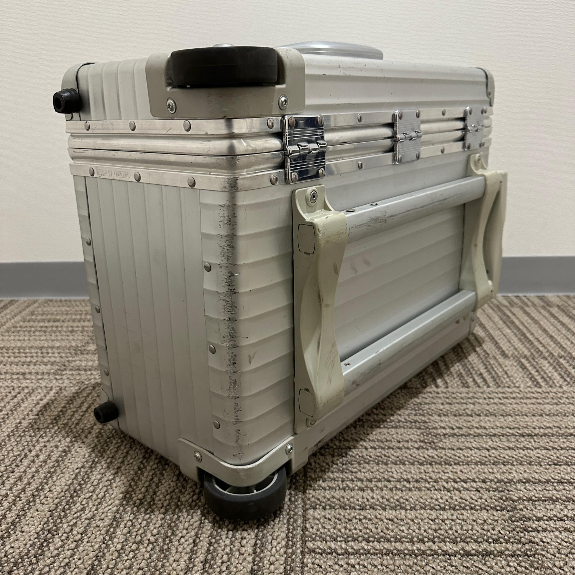 リモワ トパーズ U950.51 中古商品 42リットル 2輪