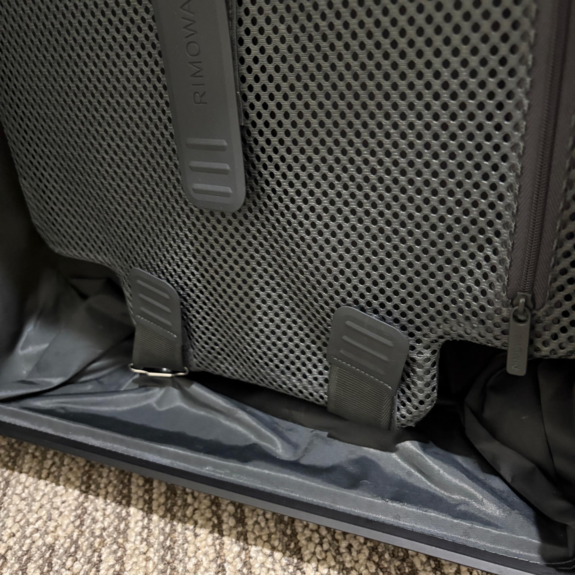 リモワ クラシック 973.53.01.4 キャビン ブラック 中古美品 36リットル 4輪