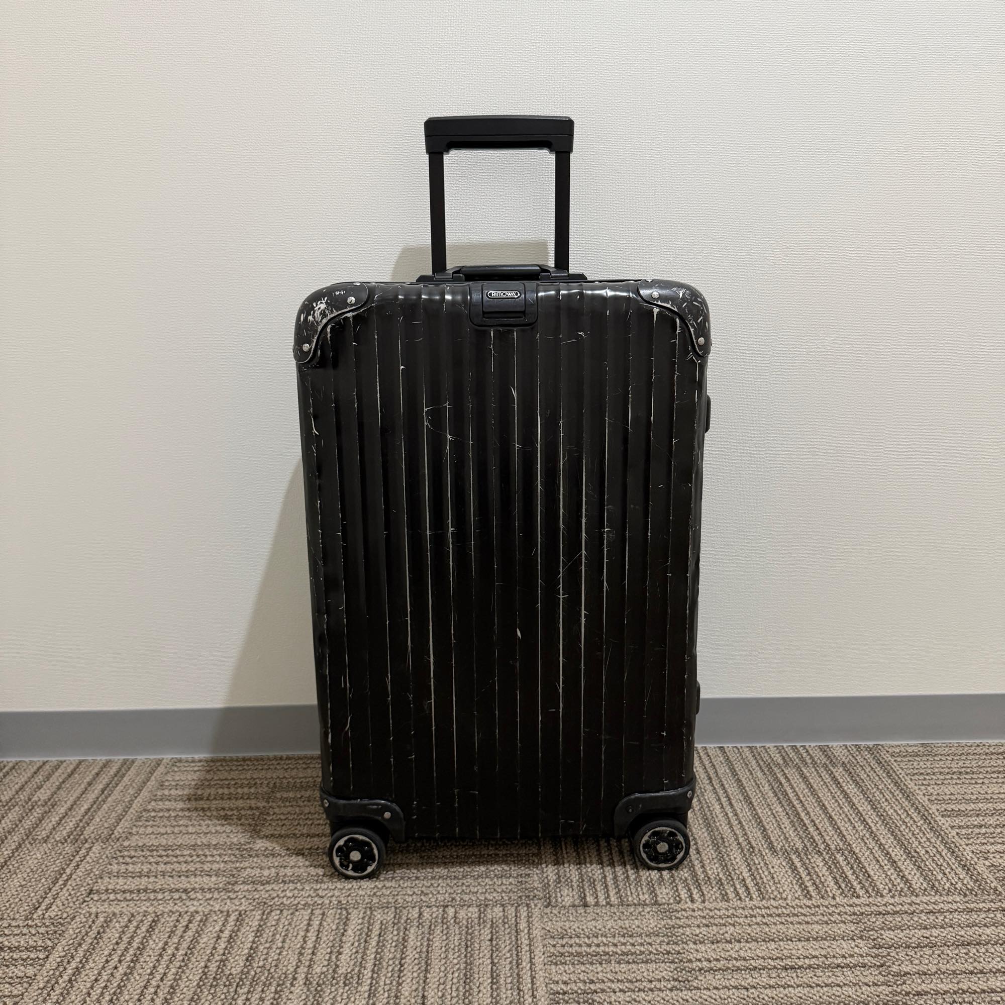リモワ トパーズ ステルス 中古商品 985.97 64リットル 4輪