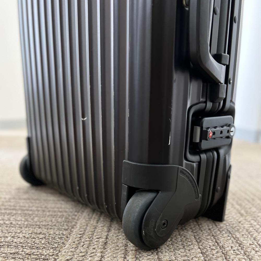 リモワ トパーズ ステルス 986.11 32リットル 中古商品 2輪