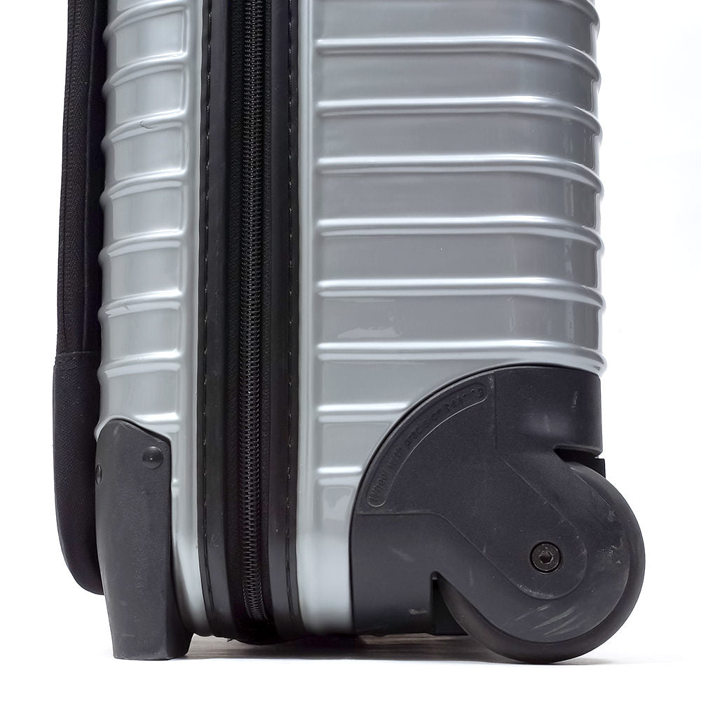ルフトハンザ　リモワ　ボレロ　中古商品 　821.90-4　23リットル　2輪