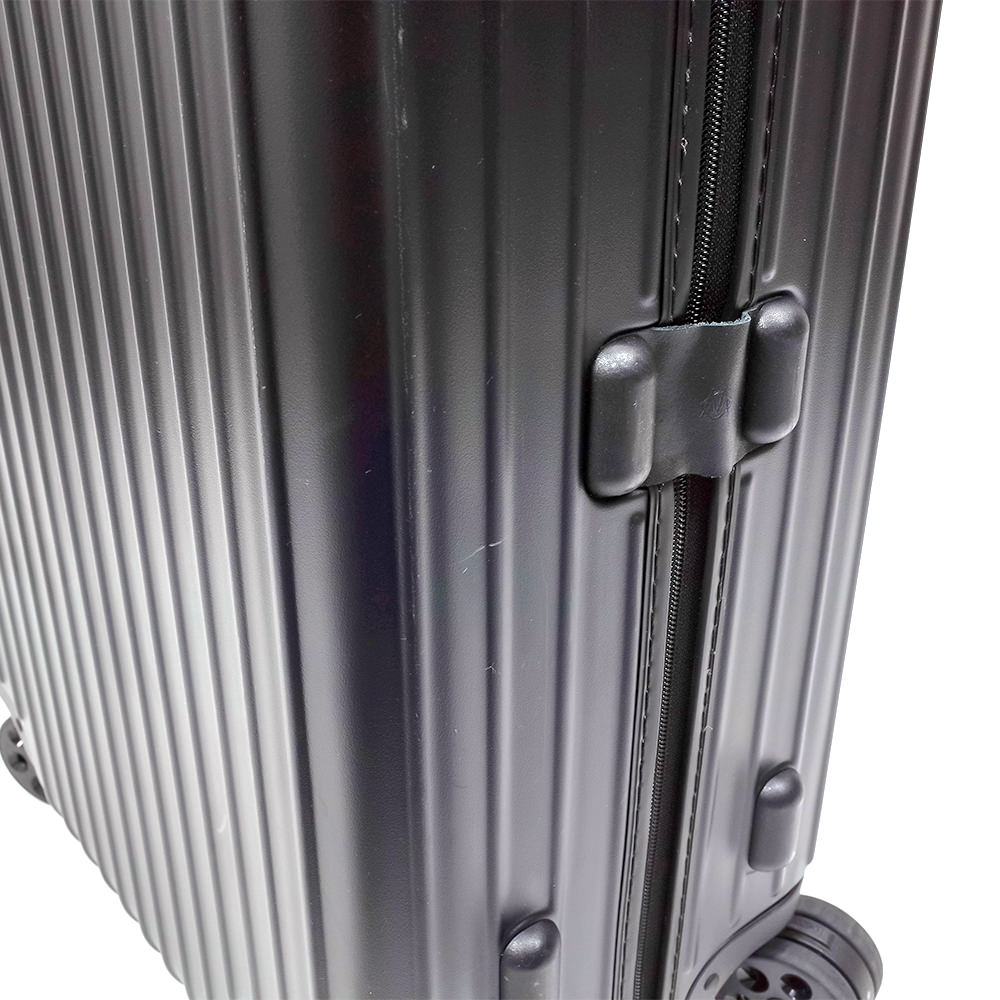 リモワ エッセンシャル チェックインM 60L 中古商品 マットブラック