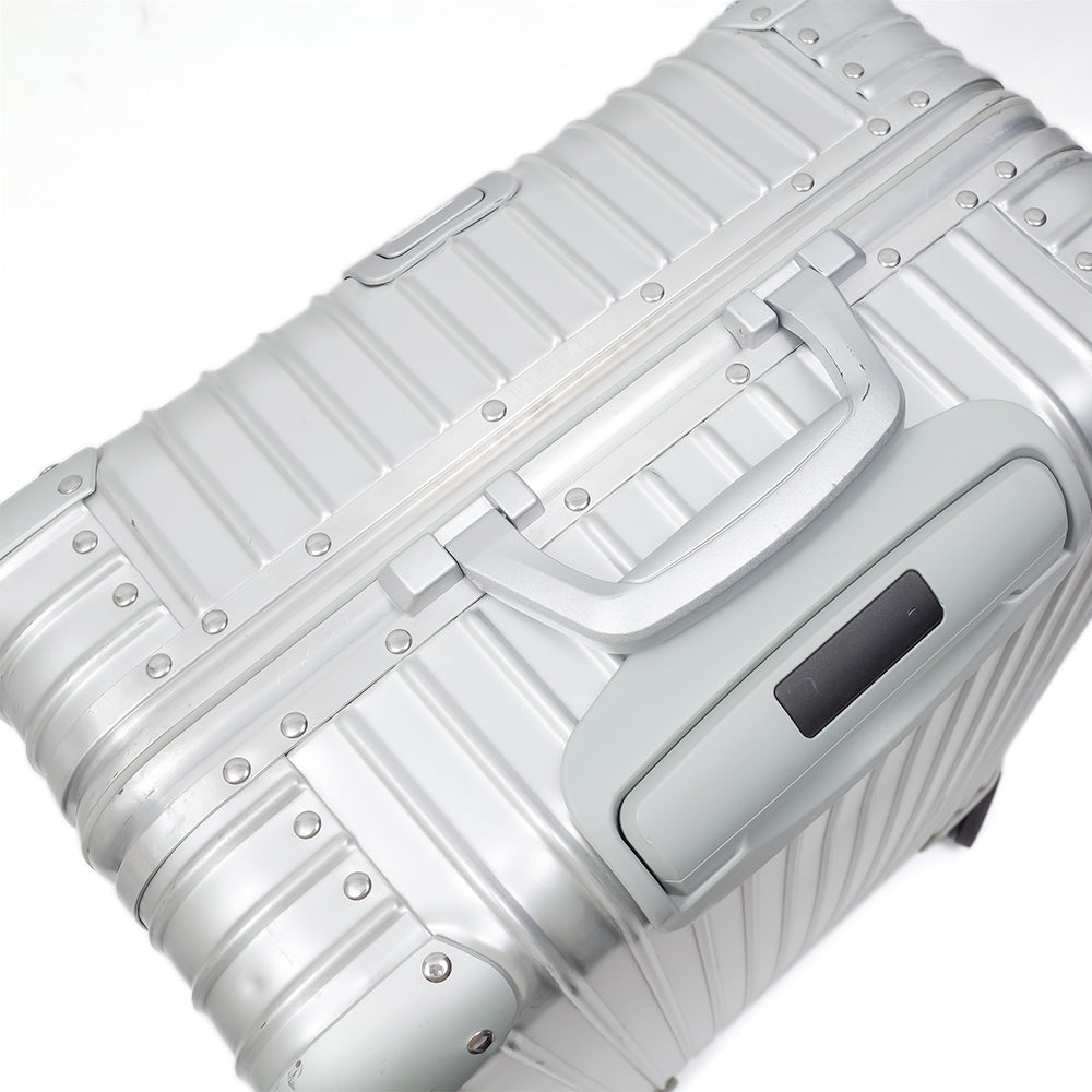リモワ　トパーズ　中古商品　923.63　63リットル　4輪