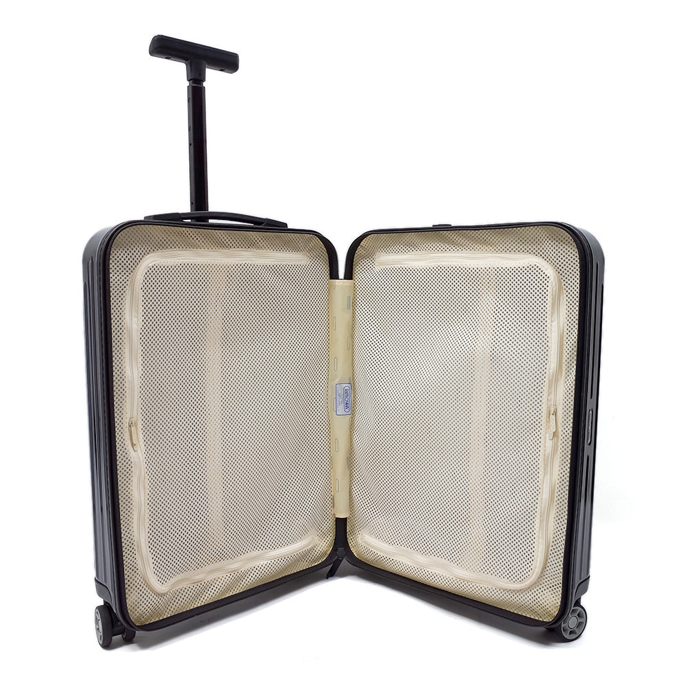 リモワ　サルサエアー　中古商品　825.52　33リットル　4輪