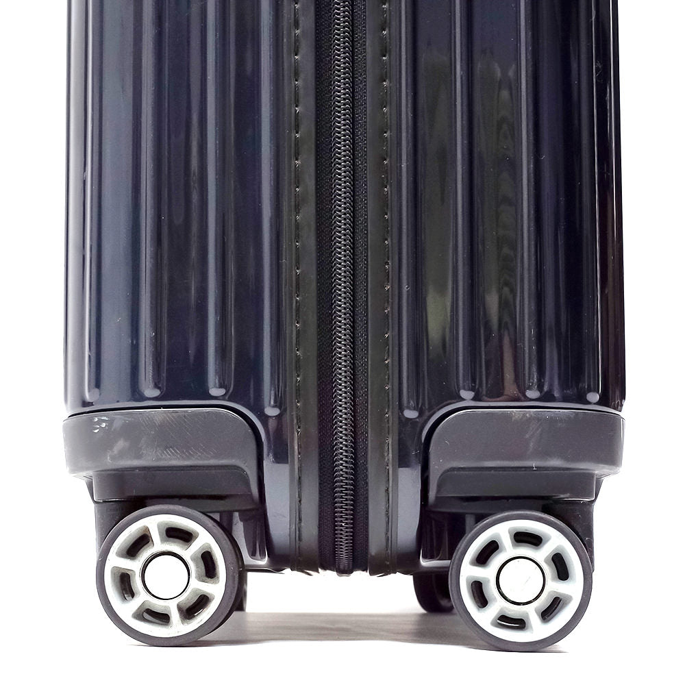 リモワ　サルサエアー　中古商品　825.52　33リットル　4輪