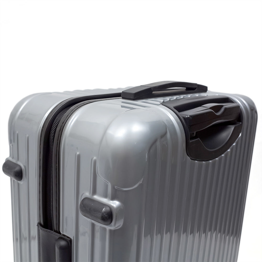 リモワ　サルサ　中古商品　876.63　63リットル　4輪