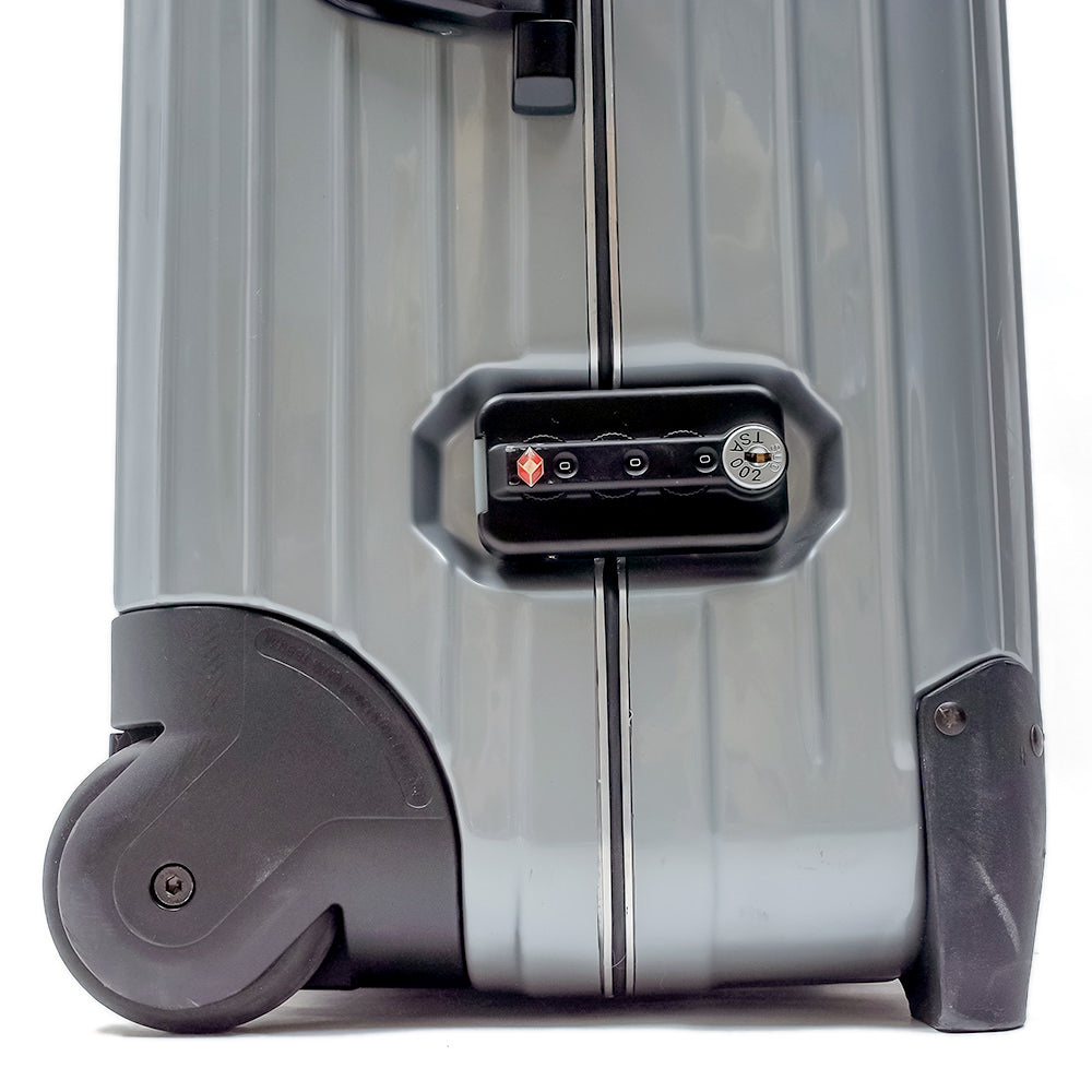 リモワ　サンバ　中古商品　836.63　63リットル　2輪