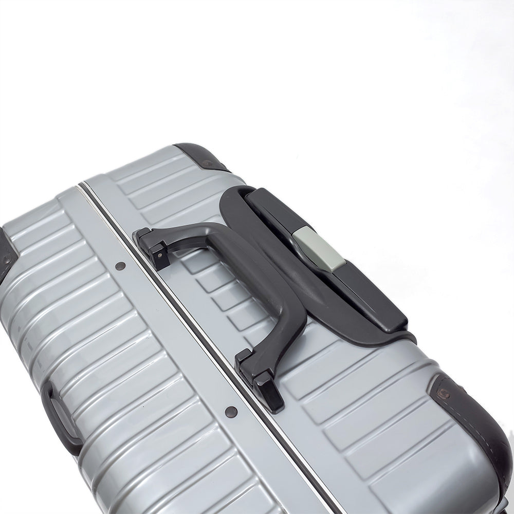 リモワ　サンバ　中古商品　836.63　63リットル　2輪