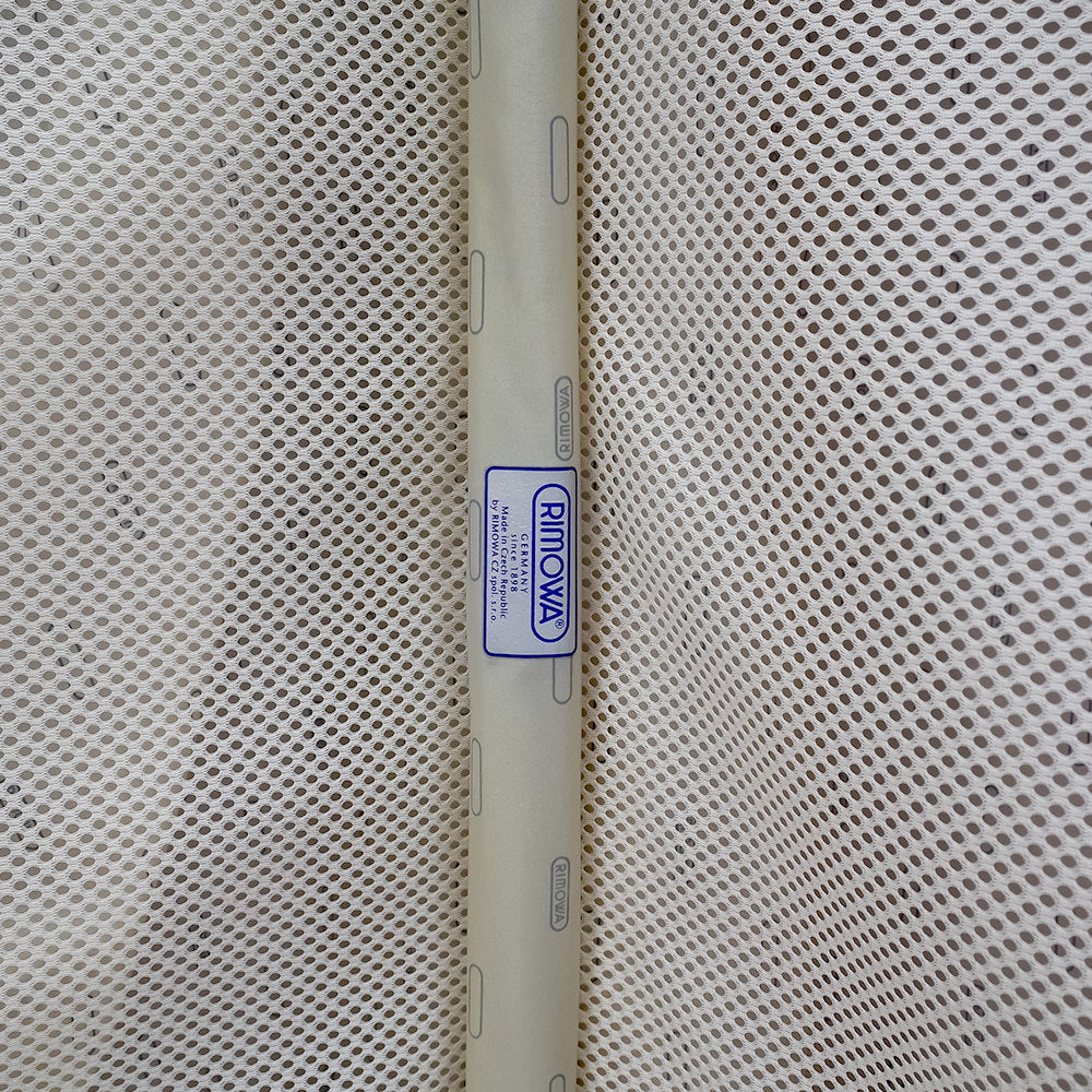 リモワ　サルサエアー　中古商品　822.77　105リットル　4輪