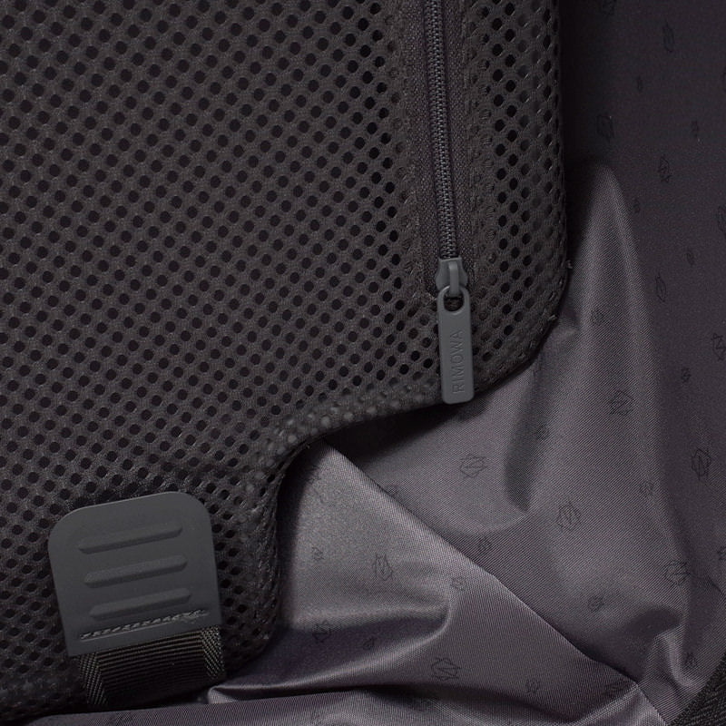 エッセンシャル ルフトハンザエディション Check-In M ブラック 60L