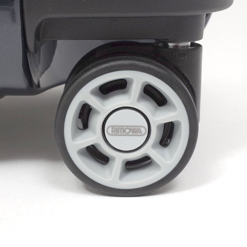 リモワ　サルサ エアー　820.42.25.4　在庫商品　22リットル　4輪